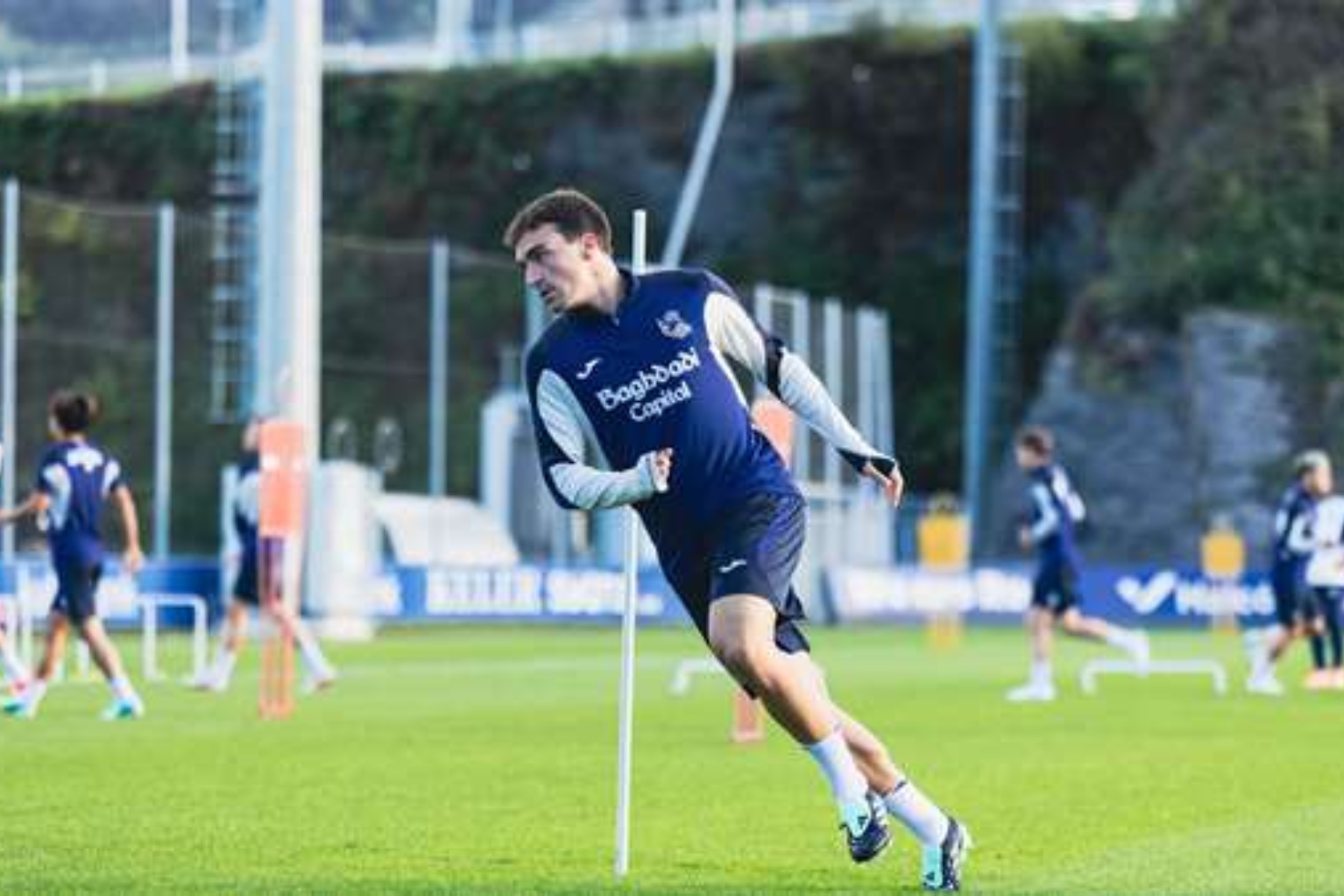 Luken Beitia, en un entrenamiento con la Real en Zubieta. REAL SOCIEDAD