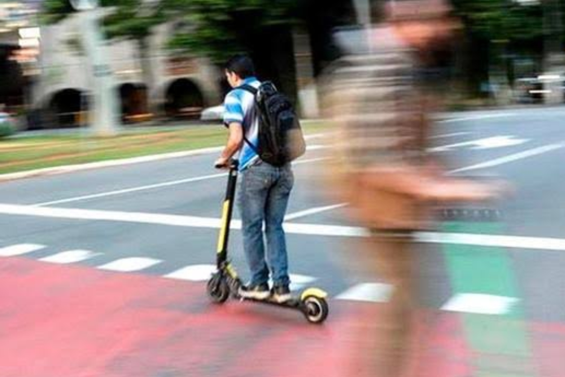 Joven de 17 años muere por accidente de patinete en Málaga. EFE