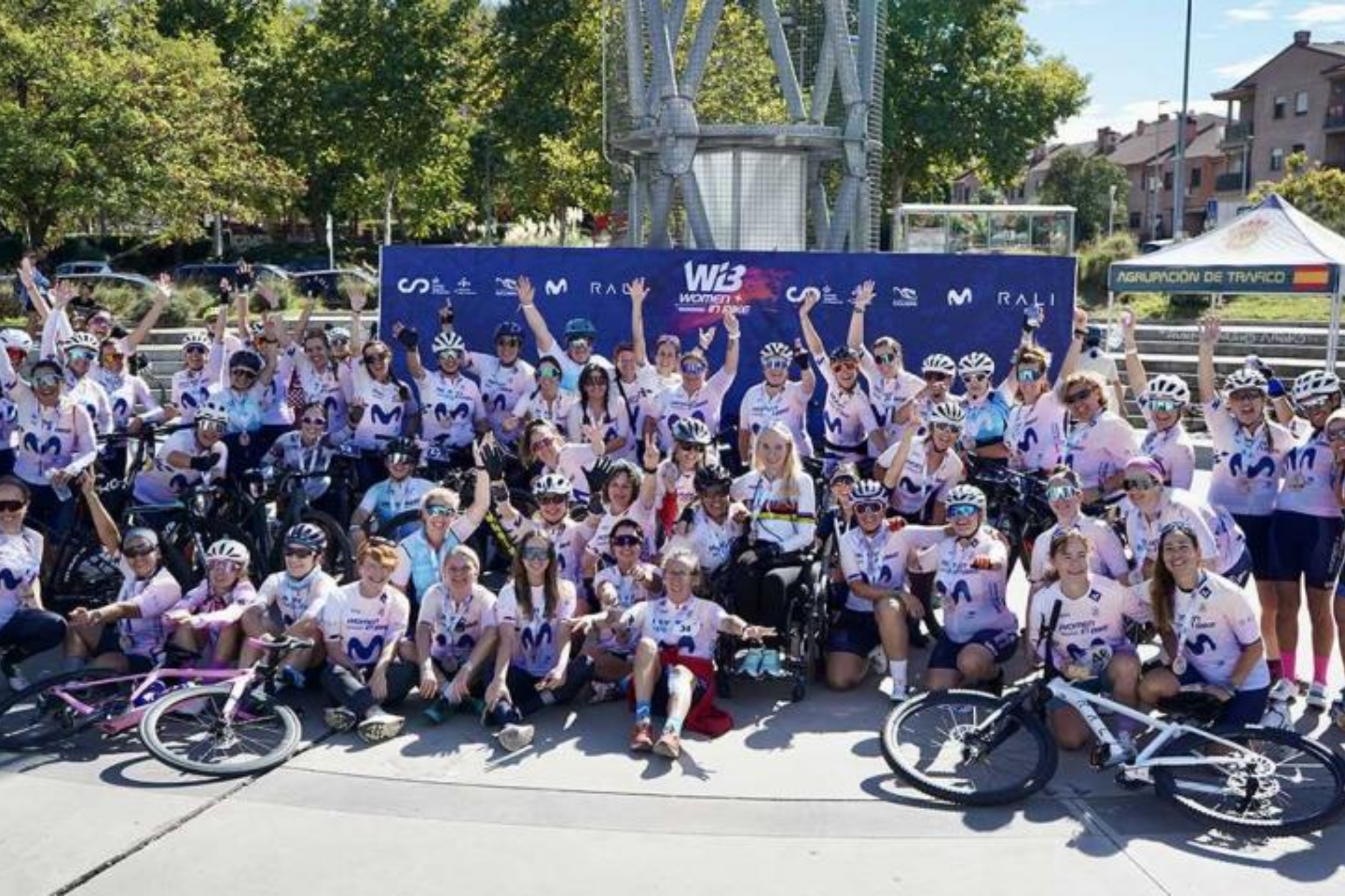 Villanueva del Pardillo reúne a 200 ciclistas en la gran fiesta de Women in Bike
