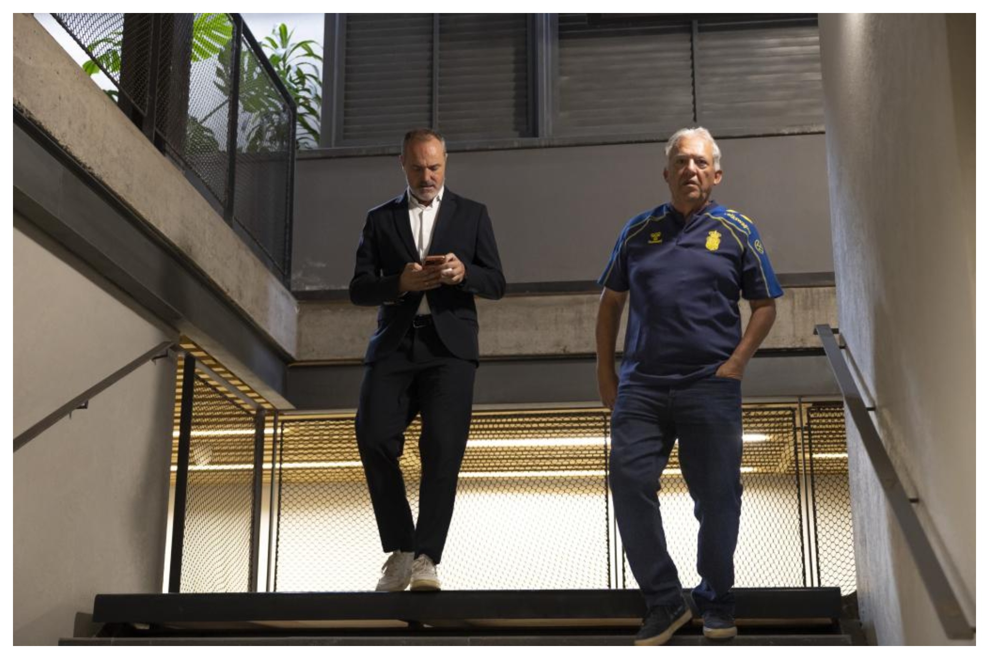 Luis Helguera y Juan Manuel Rodríguez, antes de la presentación del técnico EFE