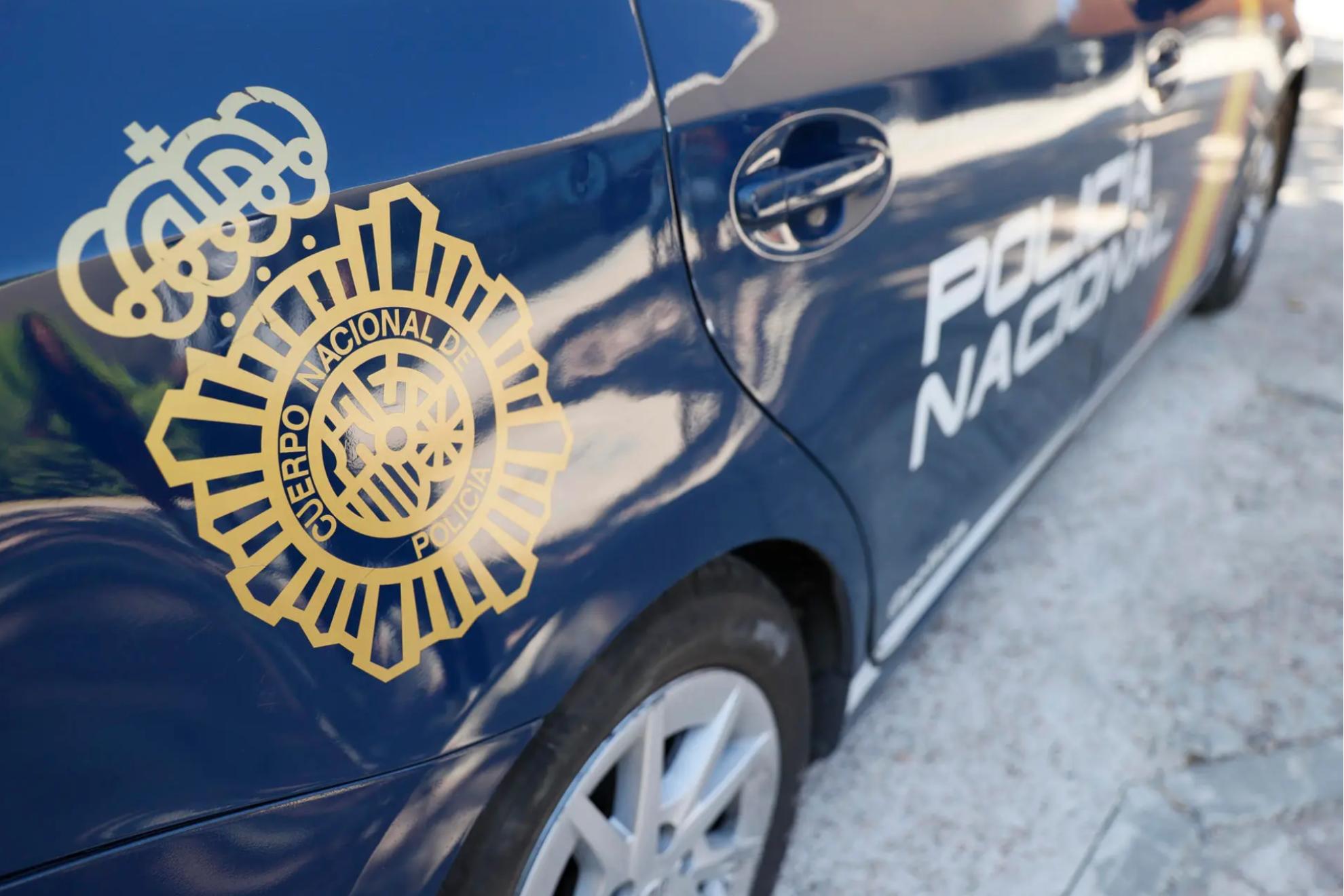 Fotografía de archivo de un vehículo de la Policía Nacional. EFE