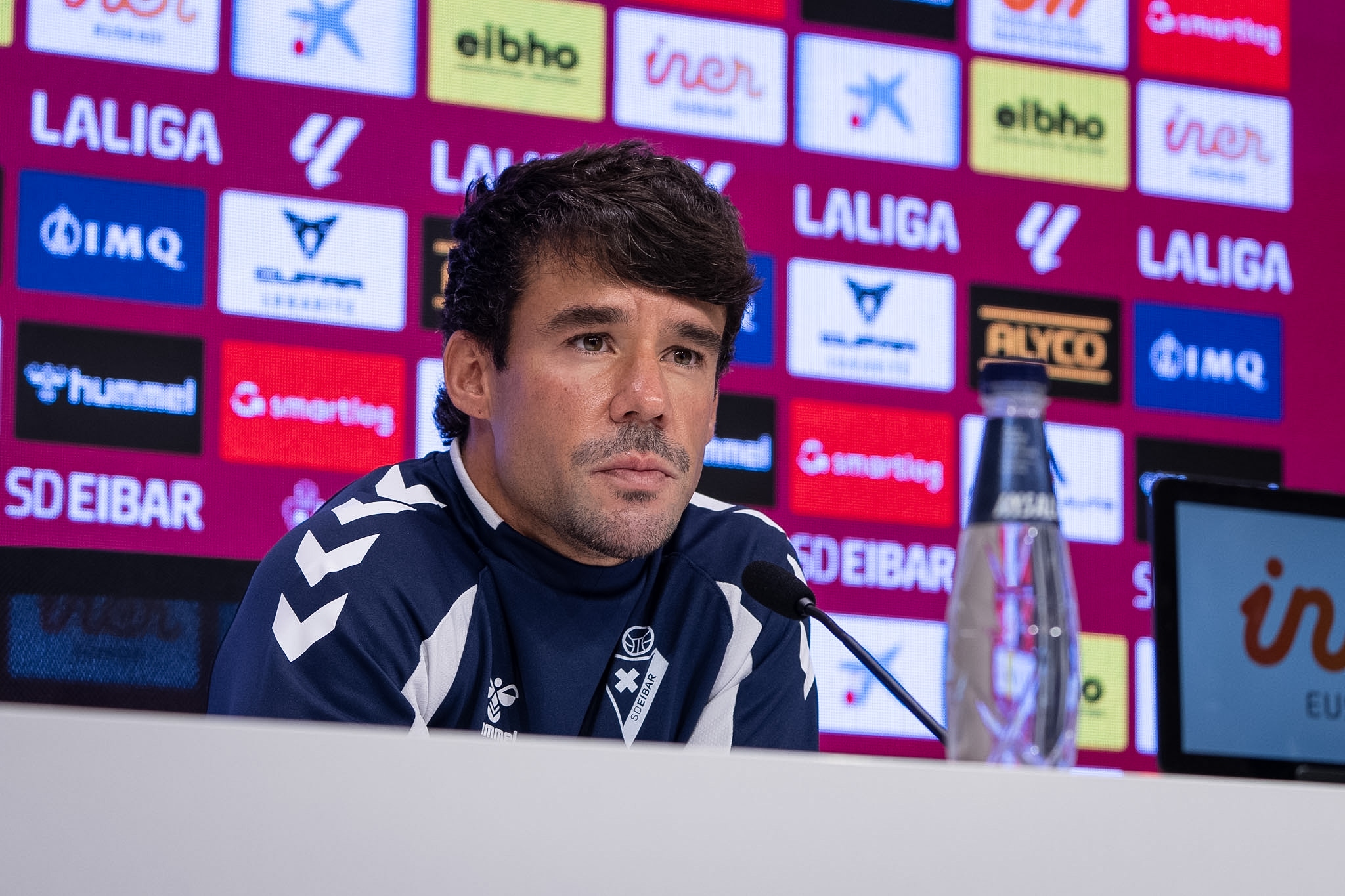 Bernat, durante su rueda de prensa de hoy. EIBAR