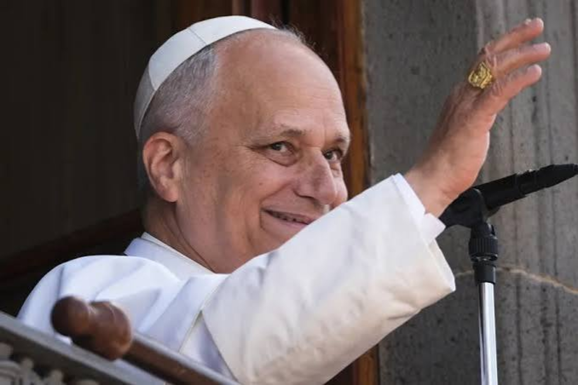 Papa León XIV oficializando una misa EFE