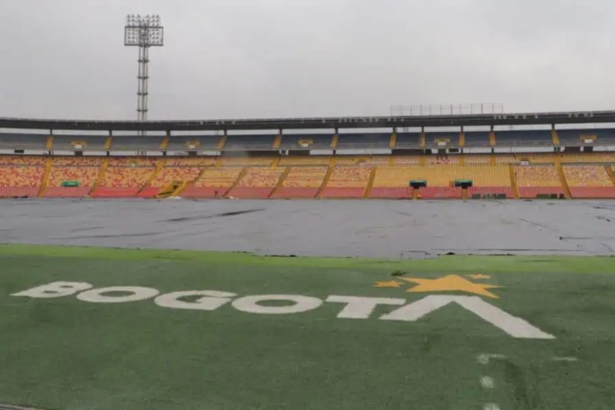 Alcaldía de Bogotá exige sanciones contra Sencia por grama de El Campín. @ContraloriaBta