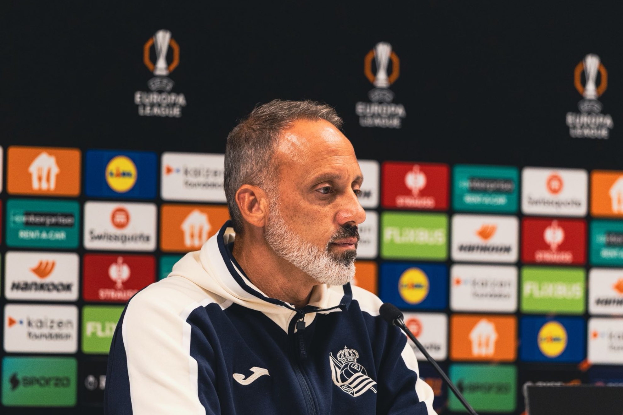 Pellegrino Matarazzo, durante la rueda de prensa que ha ofrecido en Bélgica. REAL SOCIEDAD
