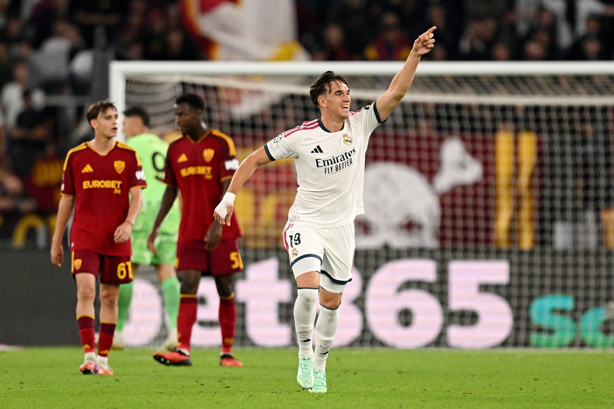 Espí celebra su gol ante la Roma. GETTY