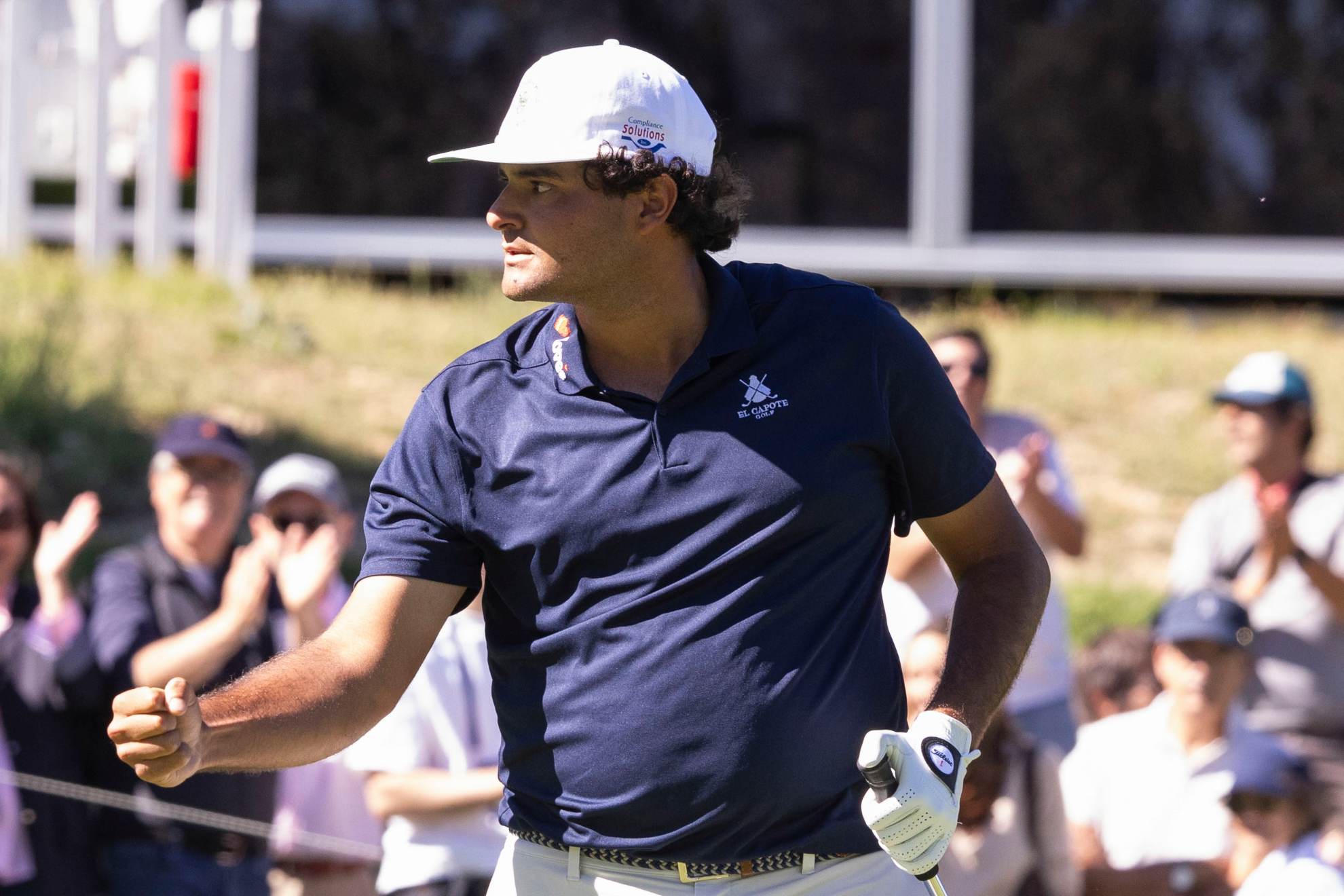 Eugenio López-Chacarra celebra un birdie en el Open de España. EFE