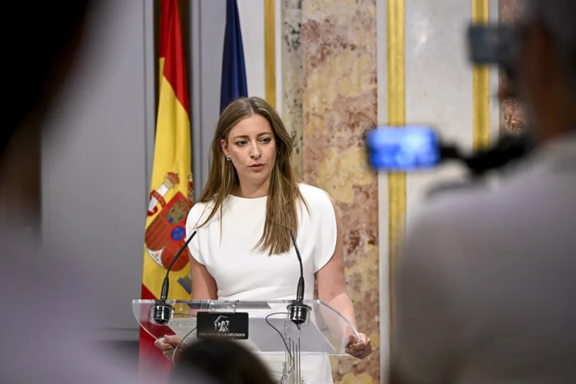 Esther Muñoz dando una rueda de prensa EFE