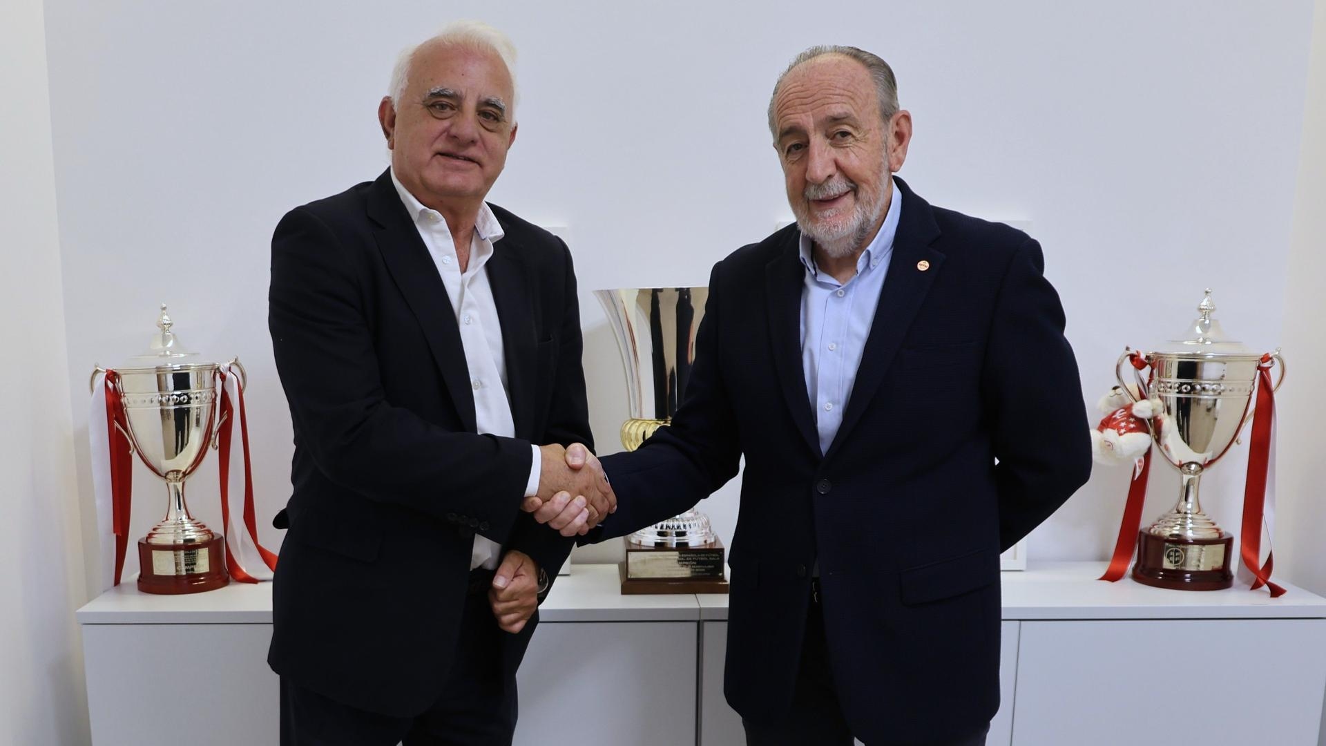 Pedro Pablo San Martín Y Paco Díez, presidente de la RFFM. RFFM