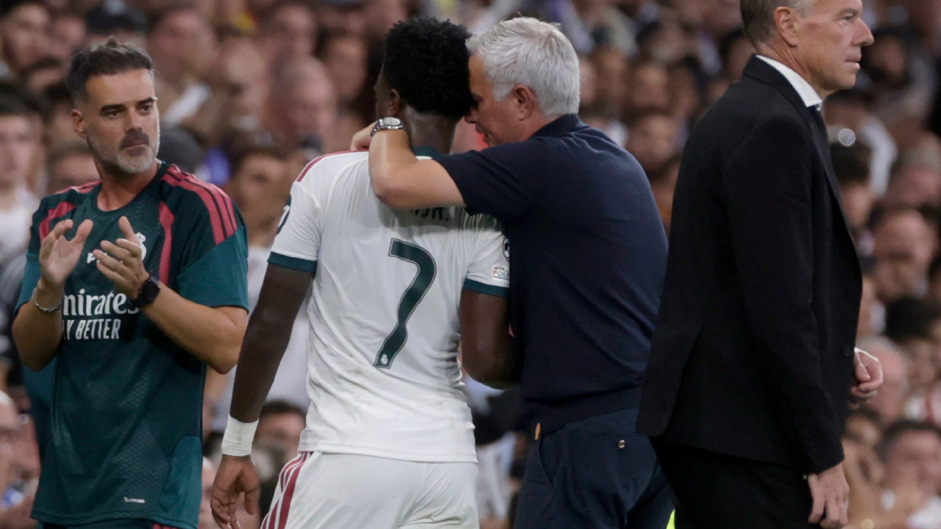 El presentador de Despierta San Francisco carga contra Mourinho por sus críticas al momento en el que se conoció la sanción de cuatro partidos a Vinicius.