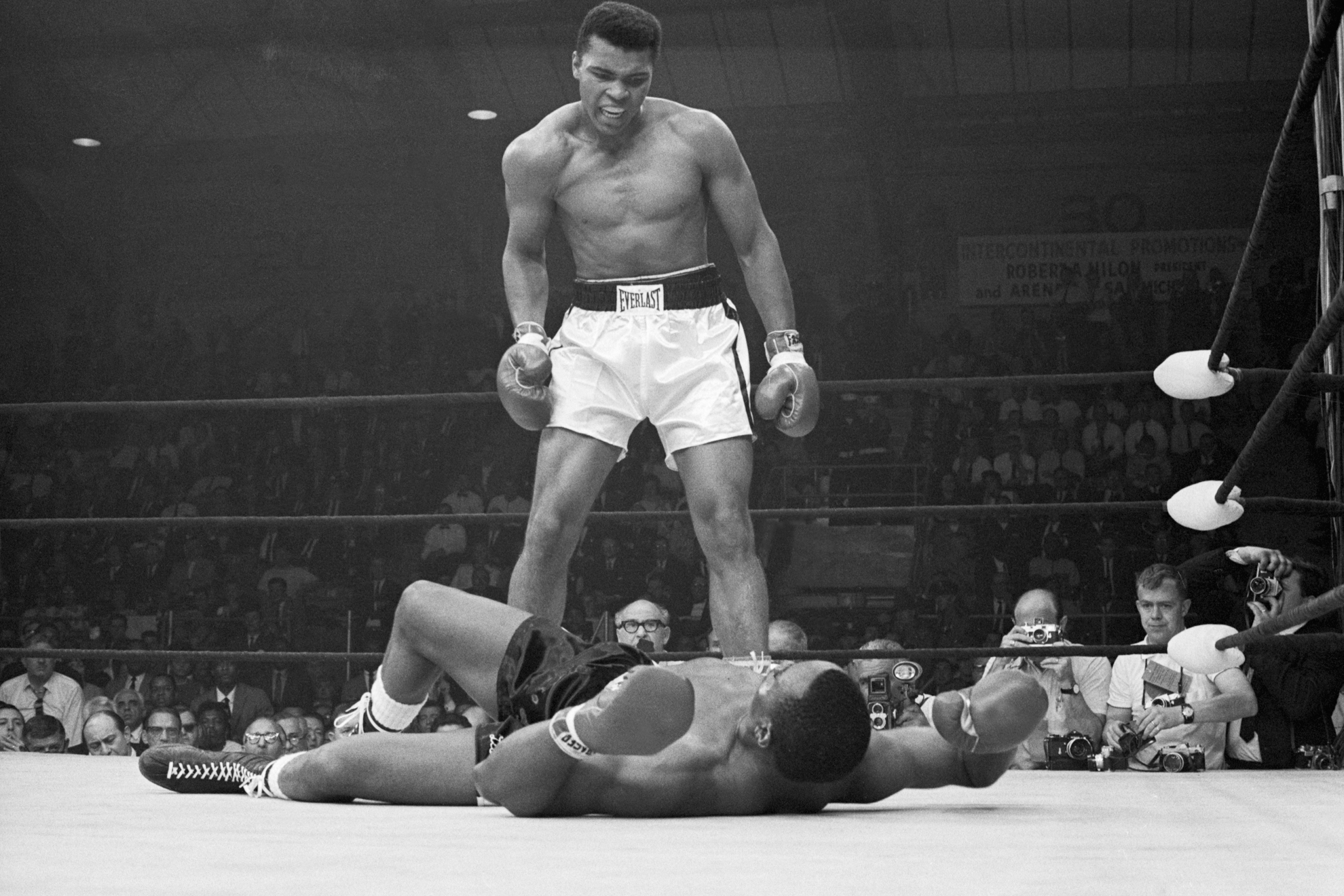 Muhammad Ali, frente a Sonny Liston. Getty