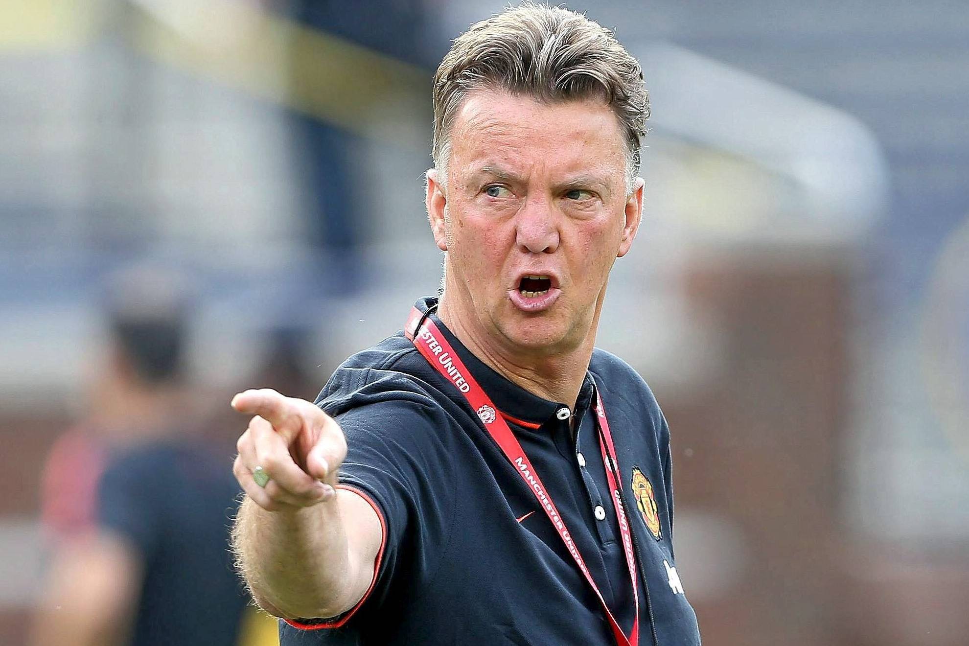 Louis van Gaal acusa al Manchester City y sus 114 trampas de su "sufrimiento" imago sportfotodienst