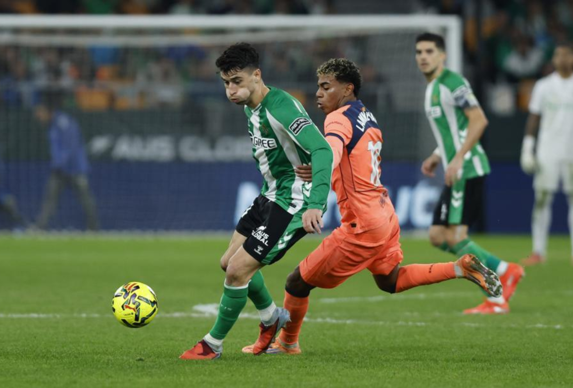Lamine y Marc Roca. RAMON NAVARRO