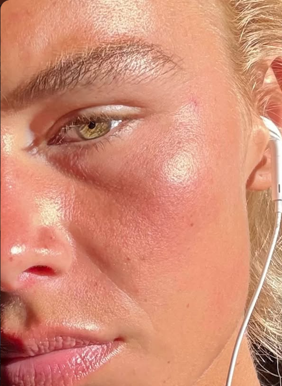 La modelo AnneKee Molenaar explica su separación del futbolista Matthijs de Ligt AnneKee Molenaar habló abiertamente sobre el fin de su relación con Matthijs de Ligt, defensa del Manchester United. La modelo neerlandesa describió la separación del futbolista tras 12 meses casados como un "infierno" que le provocó un verdadero sufrimiento físico. @annekeemolenaar Actualizado: 16/10/2026 11:39 horas