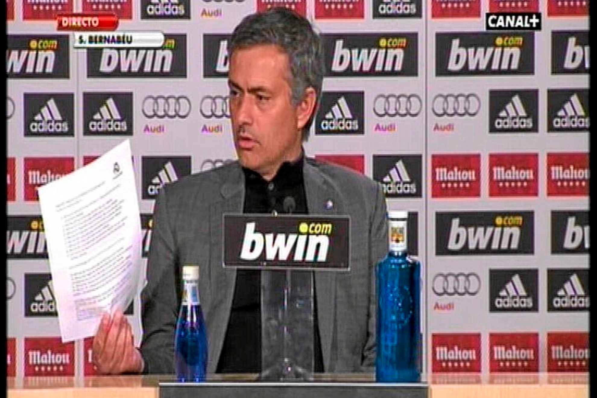 Mourinho, con la lista de 13 errores de Clos Gómez en su primer duelo ante el Sevilla. .