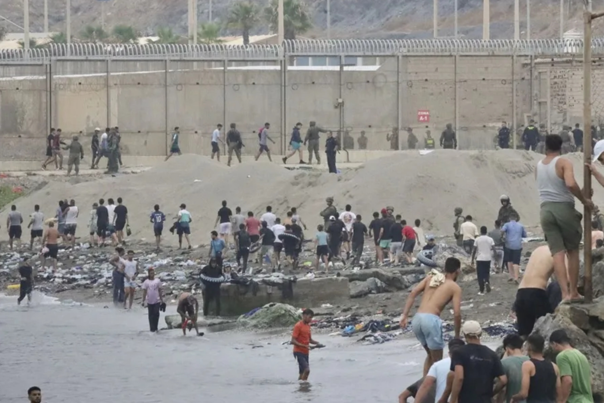 El CNI confirma que Marruecos sabía días antes que se produciría la entrada masiva en Ceuta EFE