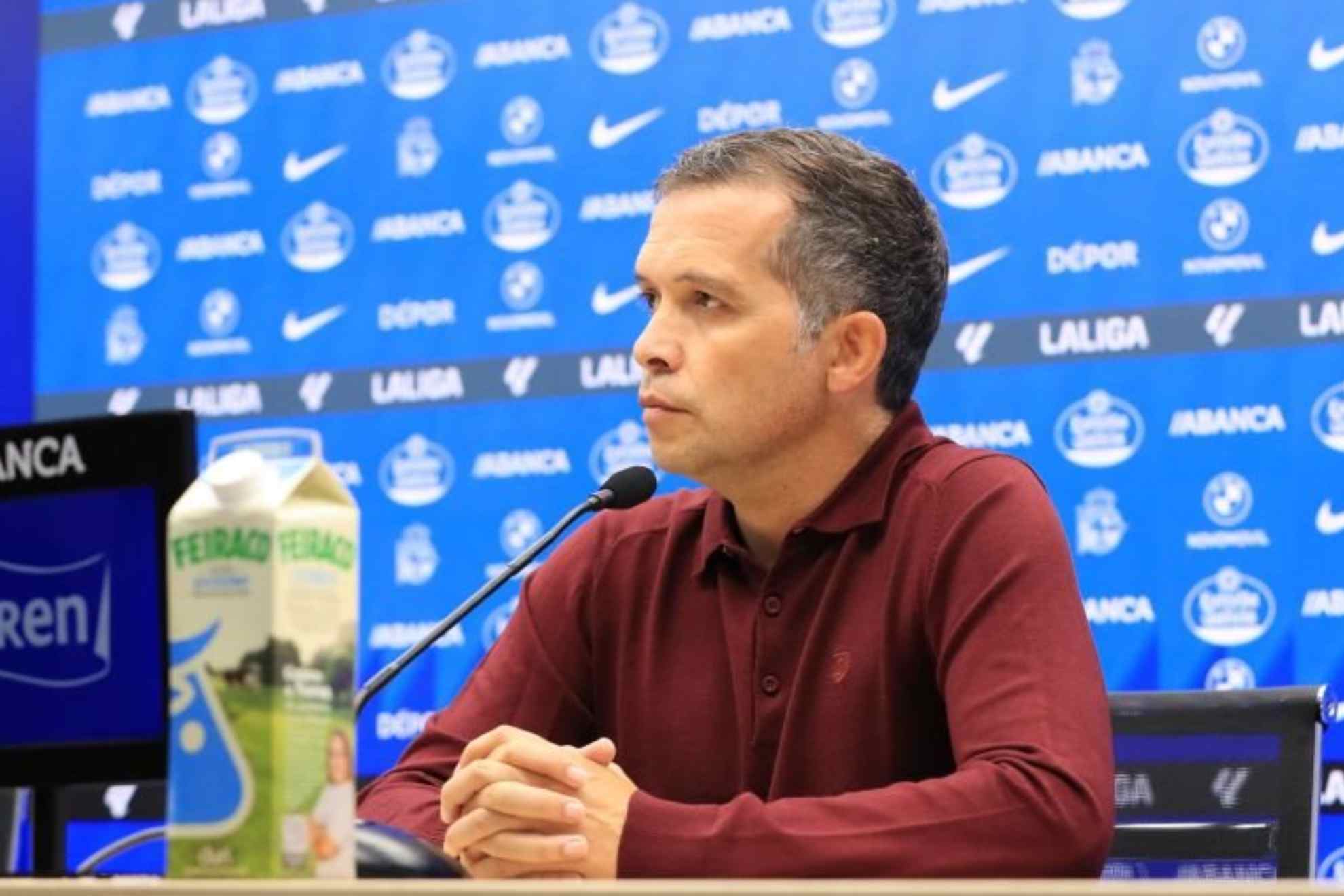 Luís Castro, en la sala de prensa de Riazor. LALIGA