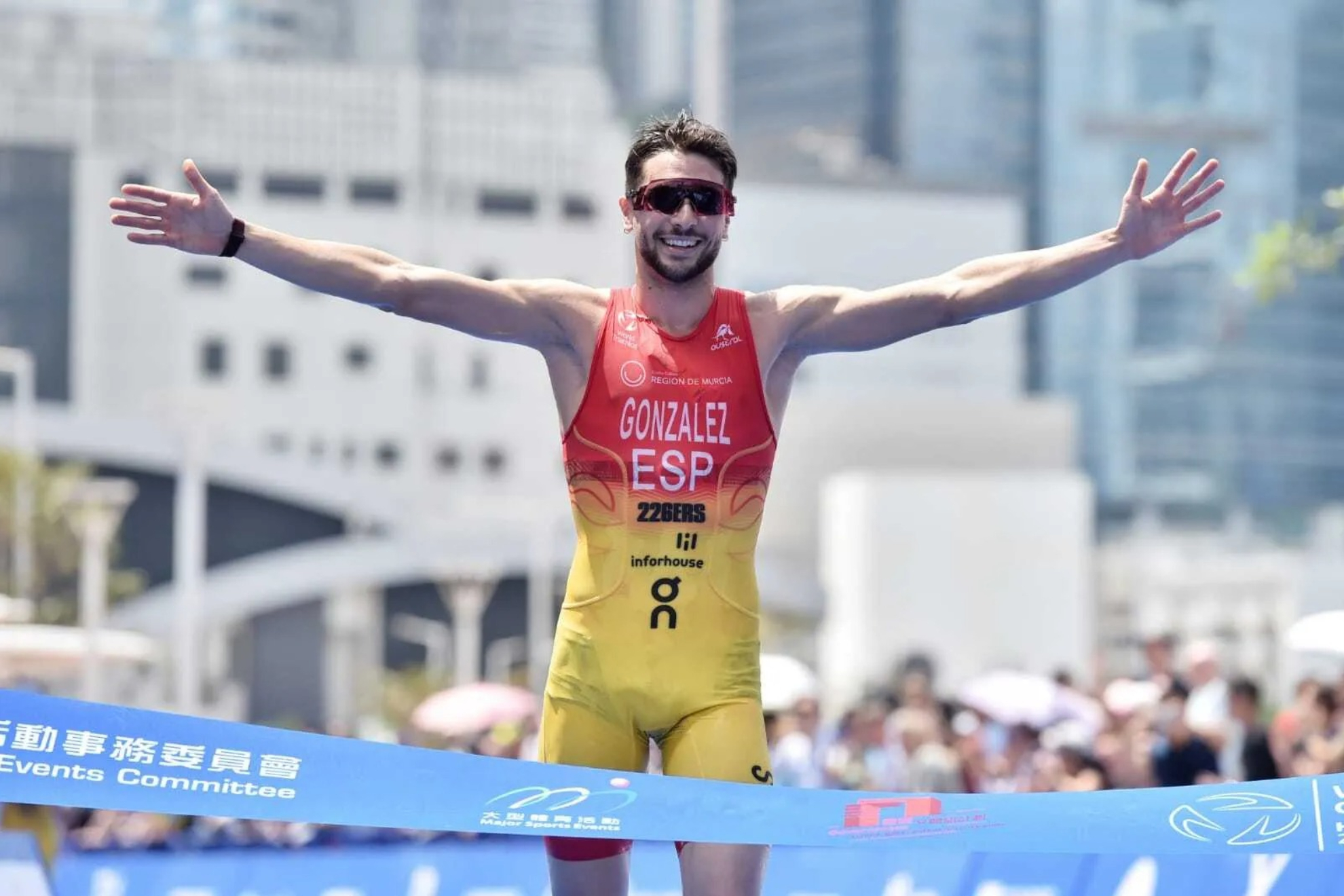Alberto González, en la Copa del Mundo de Hong Kong de 2024. World Triathlon