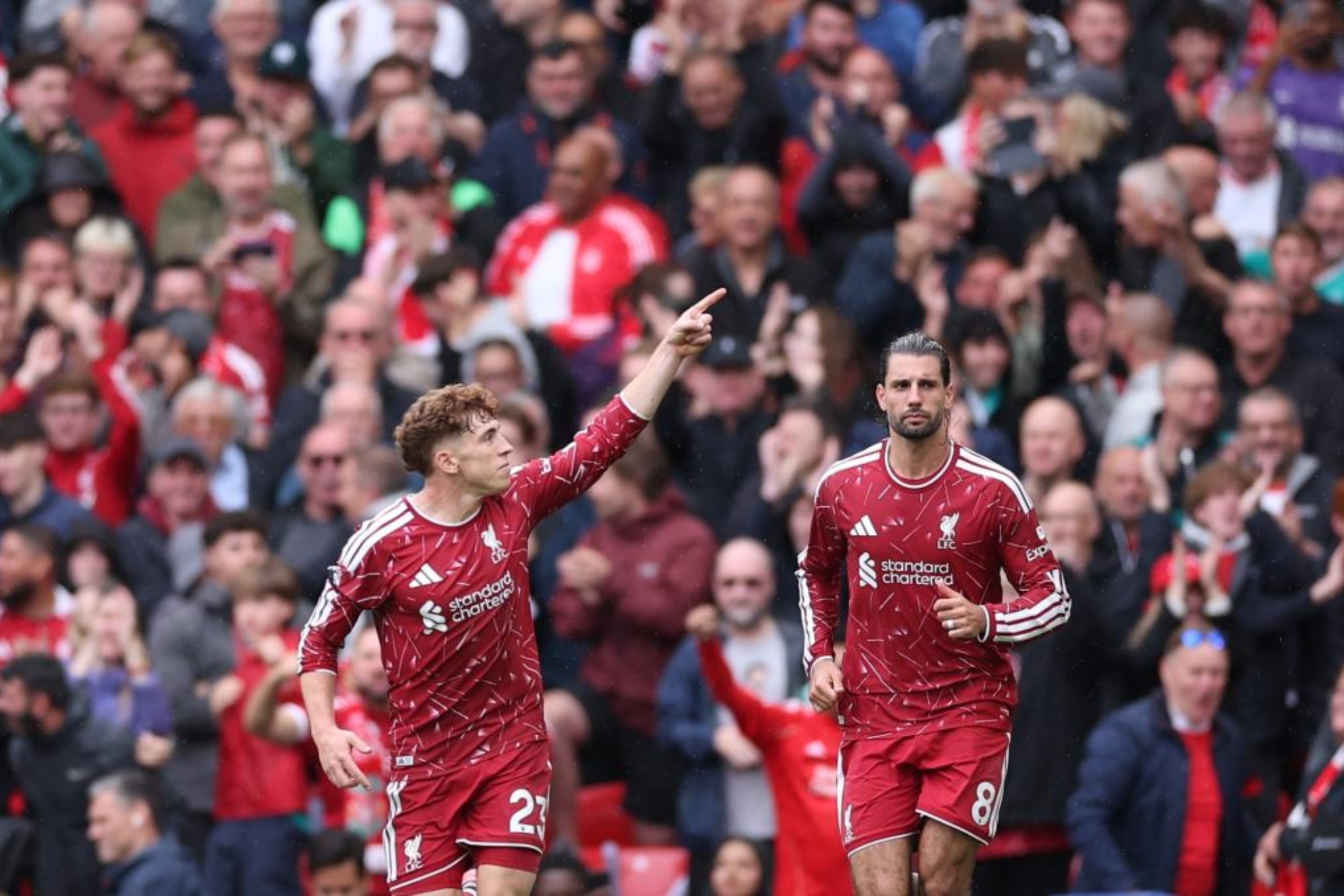 Víctor Muñoz celebra su gol al Nottingham Forest. LAPRESSE