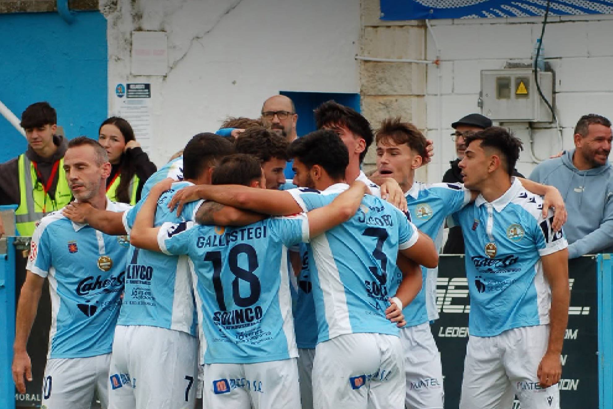 El Coria se llevó un triunfo merecido tras remontar en una gran segunda parte