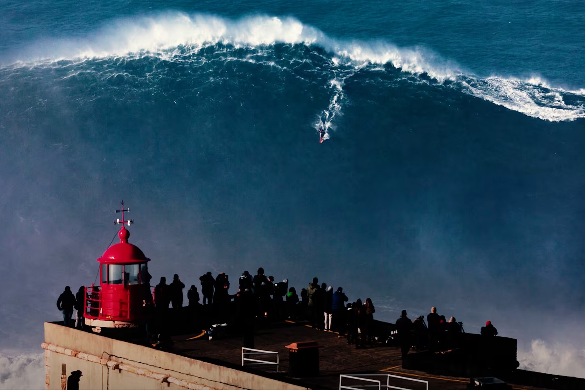 Nazaré volverá a reunir a los mejores especialistas del mundo en olas gigantes. Red Bull Content Pool