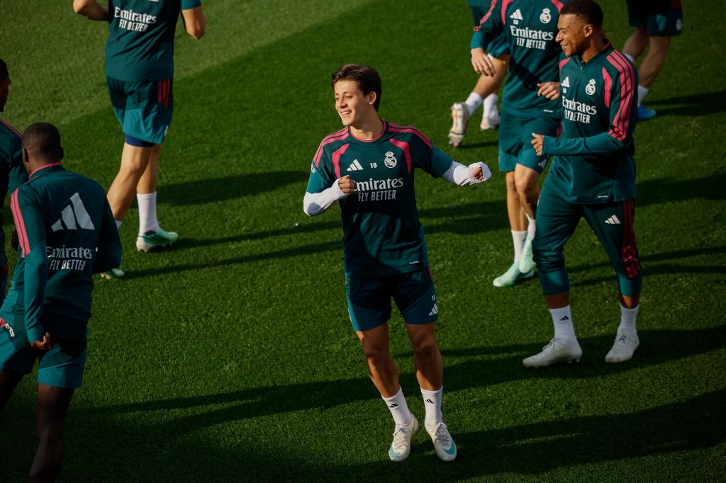 Arda Güler durante un entrenamiento en Valdebebas.