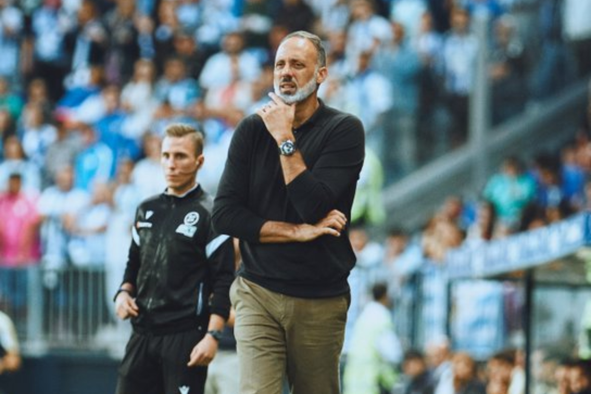 Pellegrino Matarazzo, pensativo durante el partido contra el Málaga en La Rosaleda. REAL SOCIEDAD