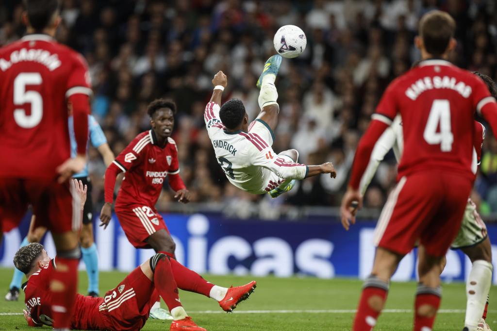 MADRID, 18/10/2026.- El delantero francés del Real Madrid Endrick Felipe durante el partido de la jornada 9 de LaLiga entre el Real Madrid y el Sevilla FC, este domingo en el estadio Santiago Bernabéu. EFE/Javier Lizón