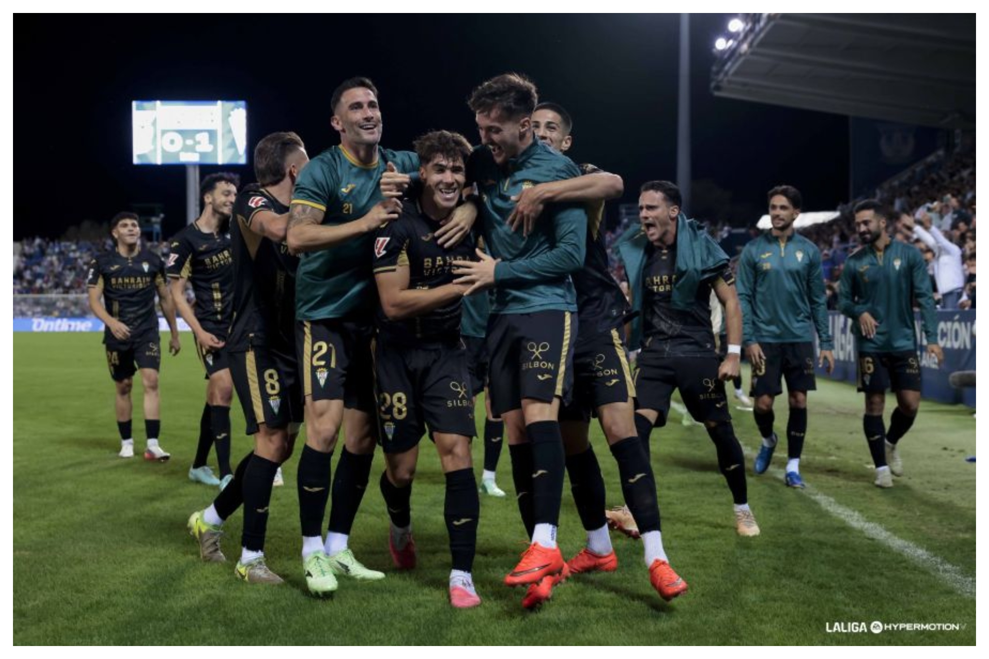 Los jugadores del Córdoba celebran su victoria del viernes en Butarque LALIGA