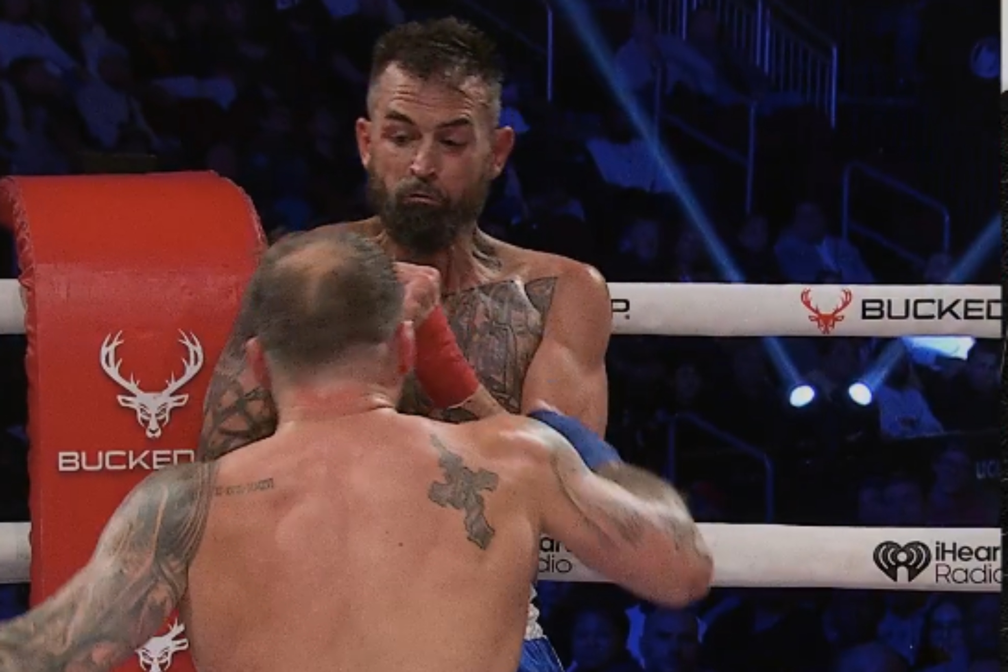 Imagen de la pelea de Rivera y Meyer. BKFC