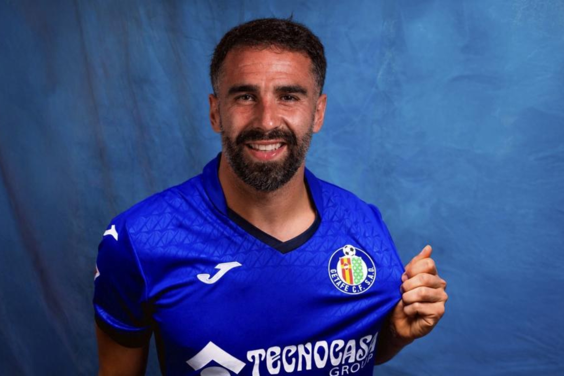 Carvajal posa con la camiseta del Getafe.