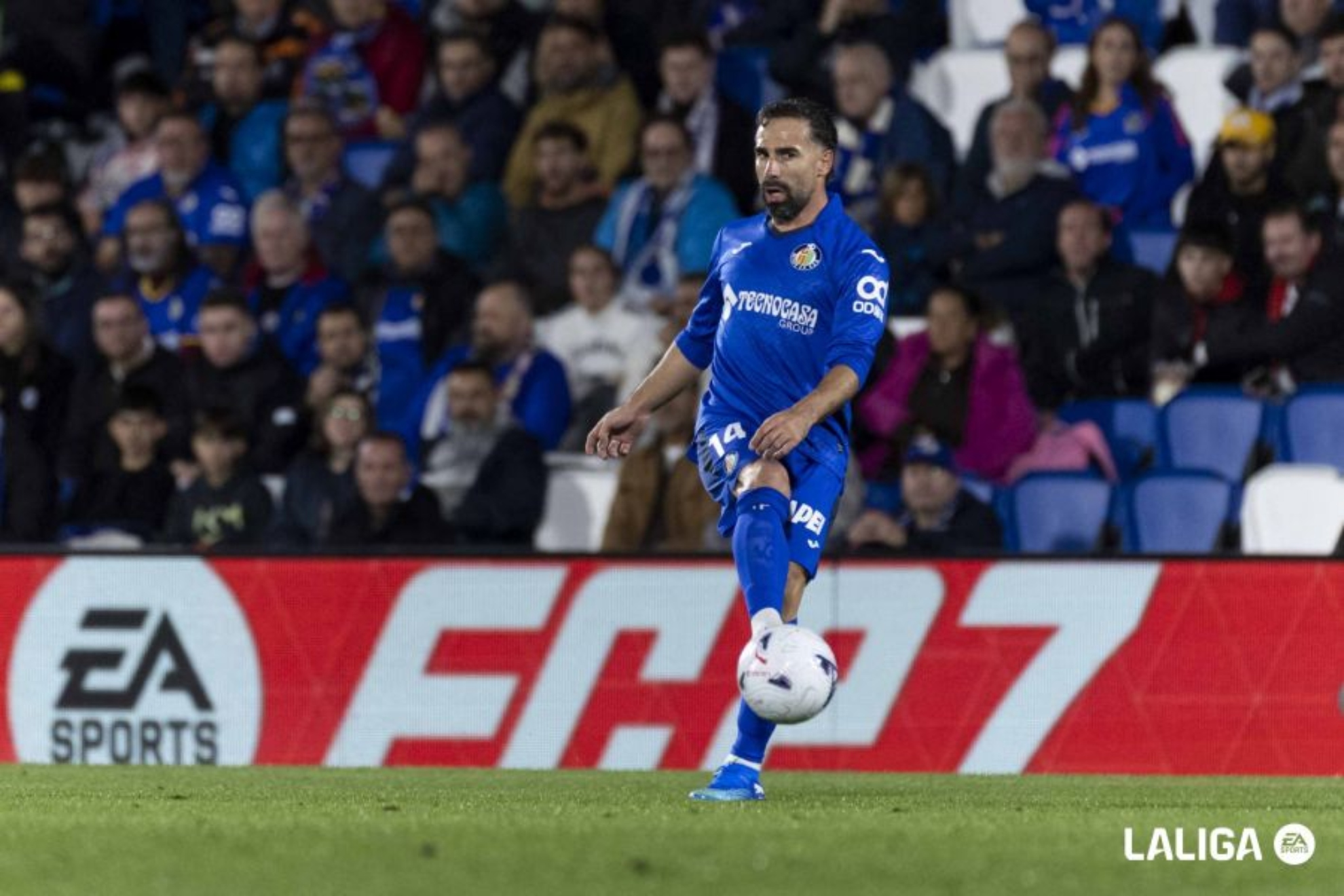Carvajal, con el balón en el encuentro ante el Getafe.