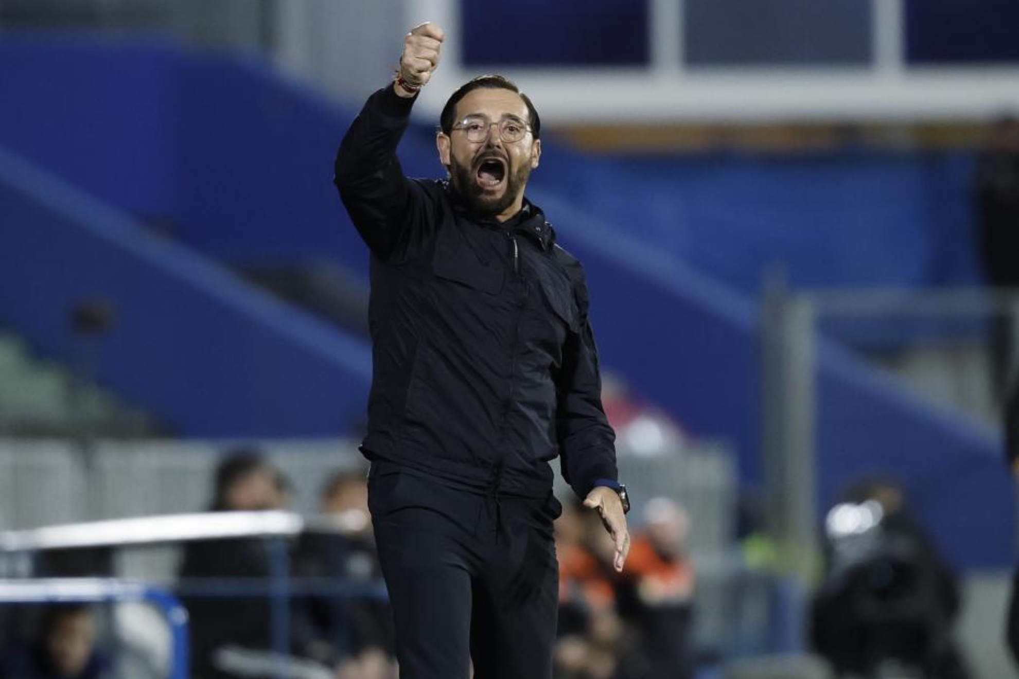 Bordalás da una indicación en el encuentro ante el Rayo. CHEMA REY