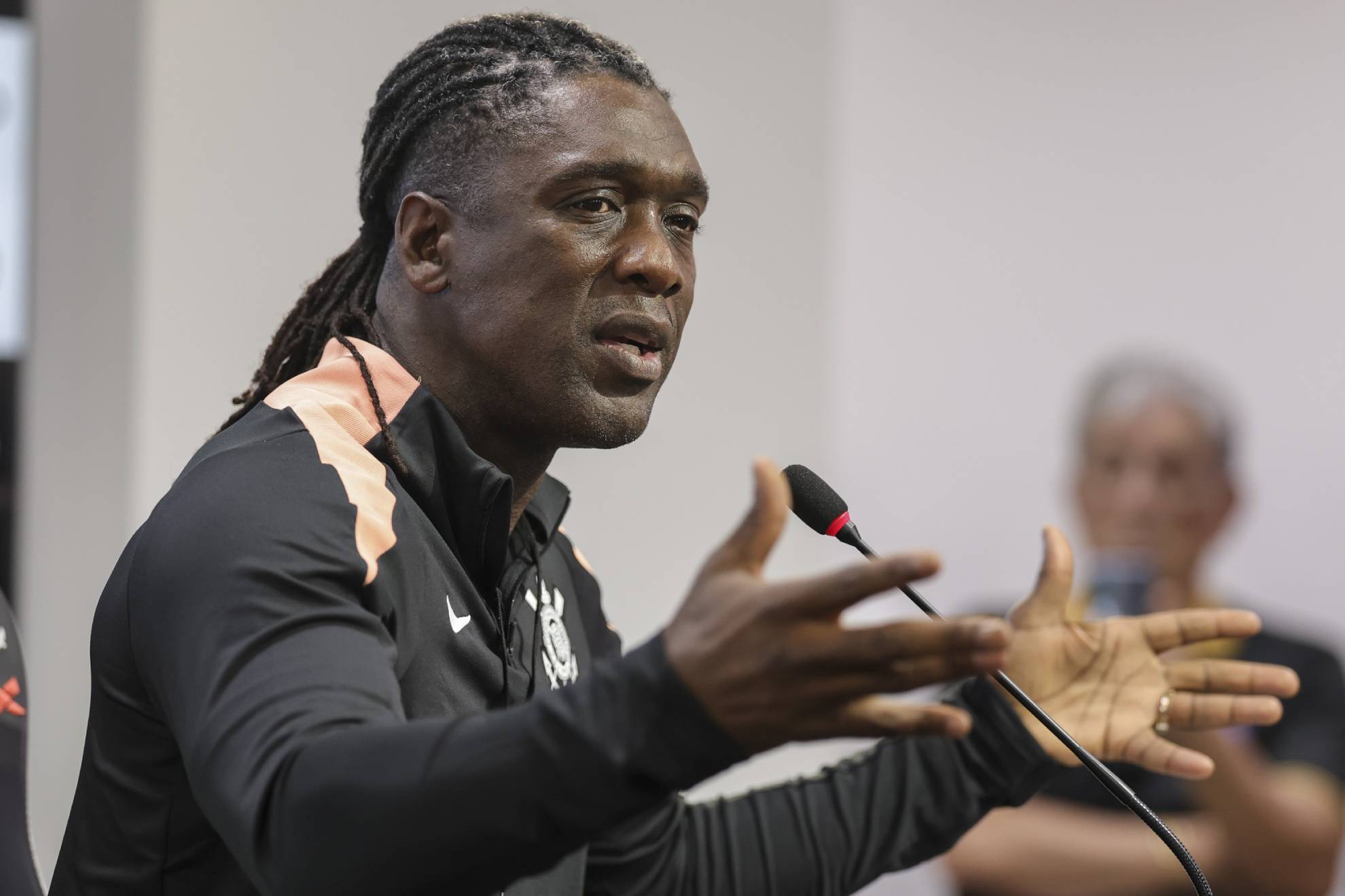 Corinthians prolonga su mala racha en Liga con Seedorf en la grada EFE
