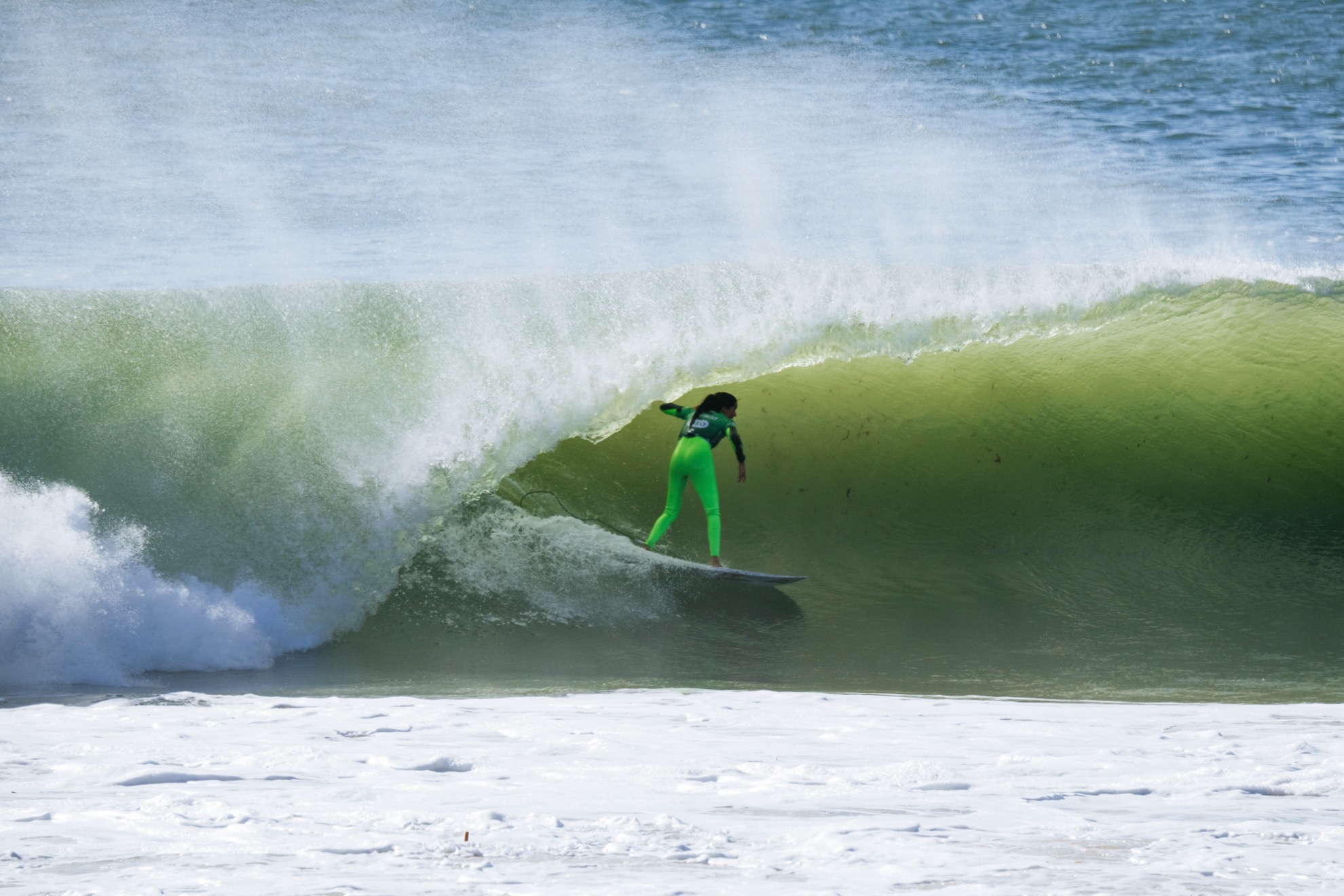 Teresa Bonvalot afronta los cuartos de final del MEO Rip Curl Pro Portugal tras eliminar a la líder mundial. WSL