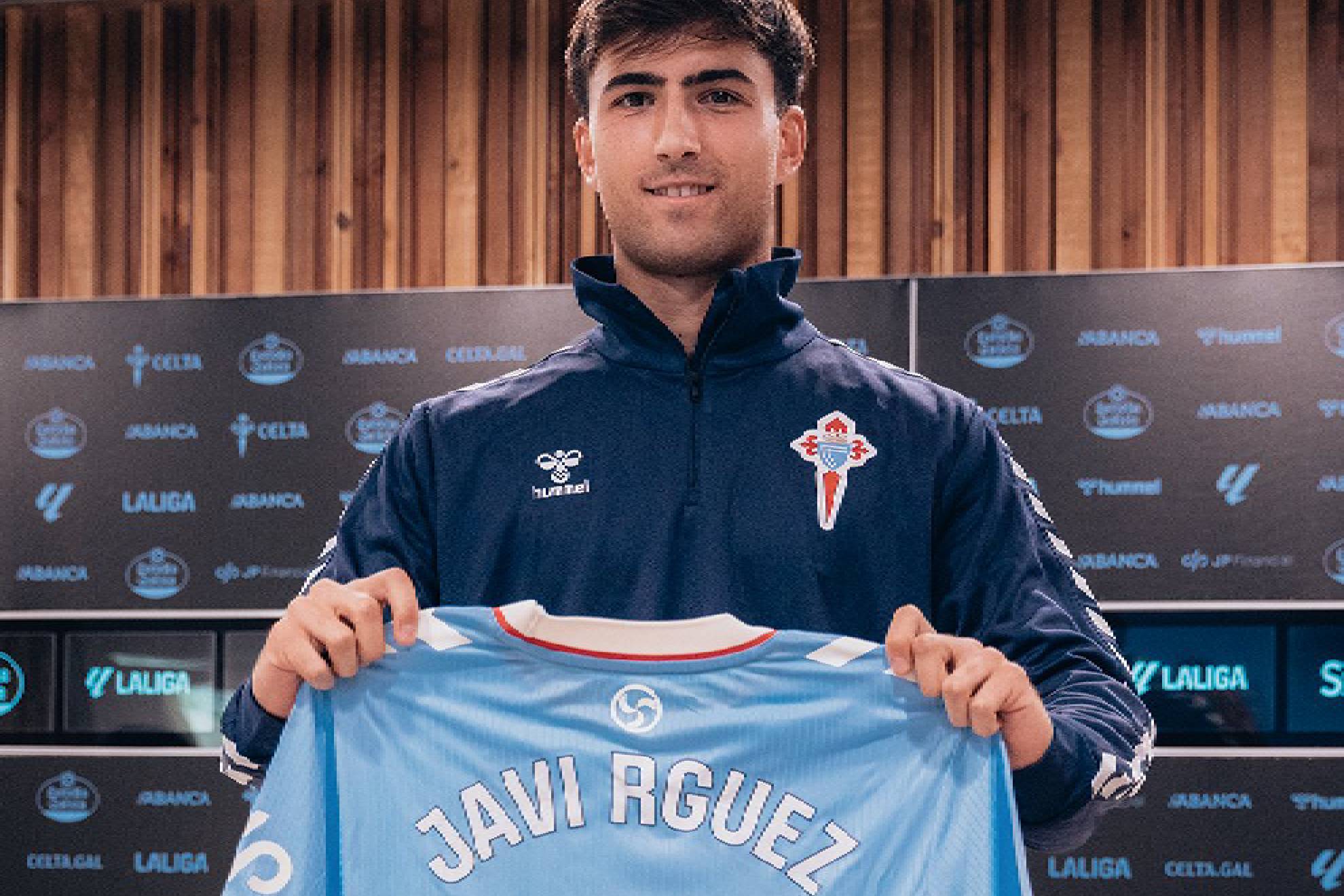 Javi Rodríguez, protagonista en la sala de prensa tras su renovación