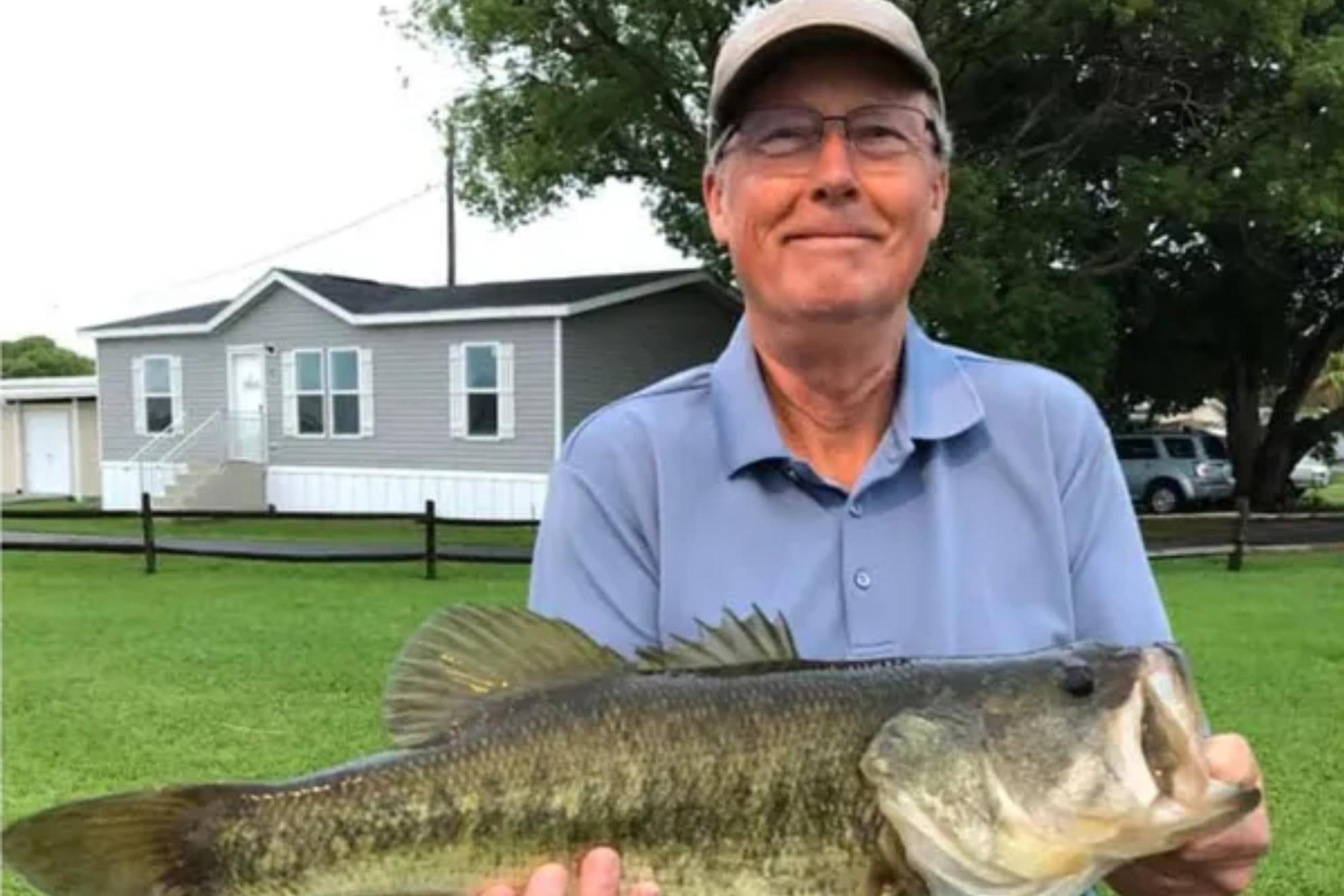 Steven Hamilton, el hombre de 71 años que murió después de ser atacado por un caimán. REDES SOCIALES