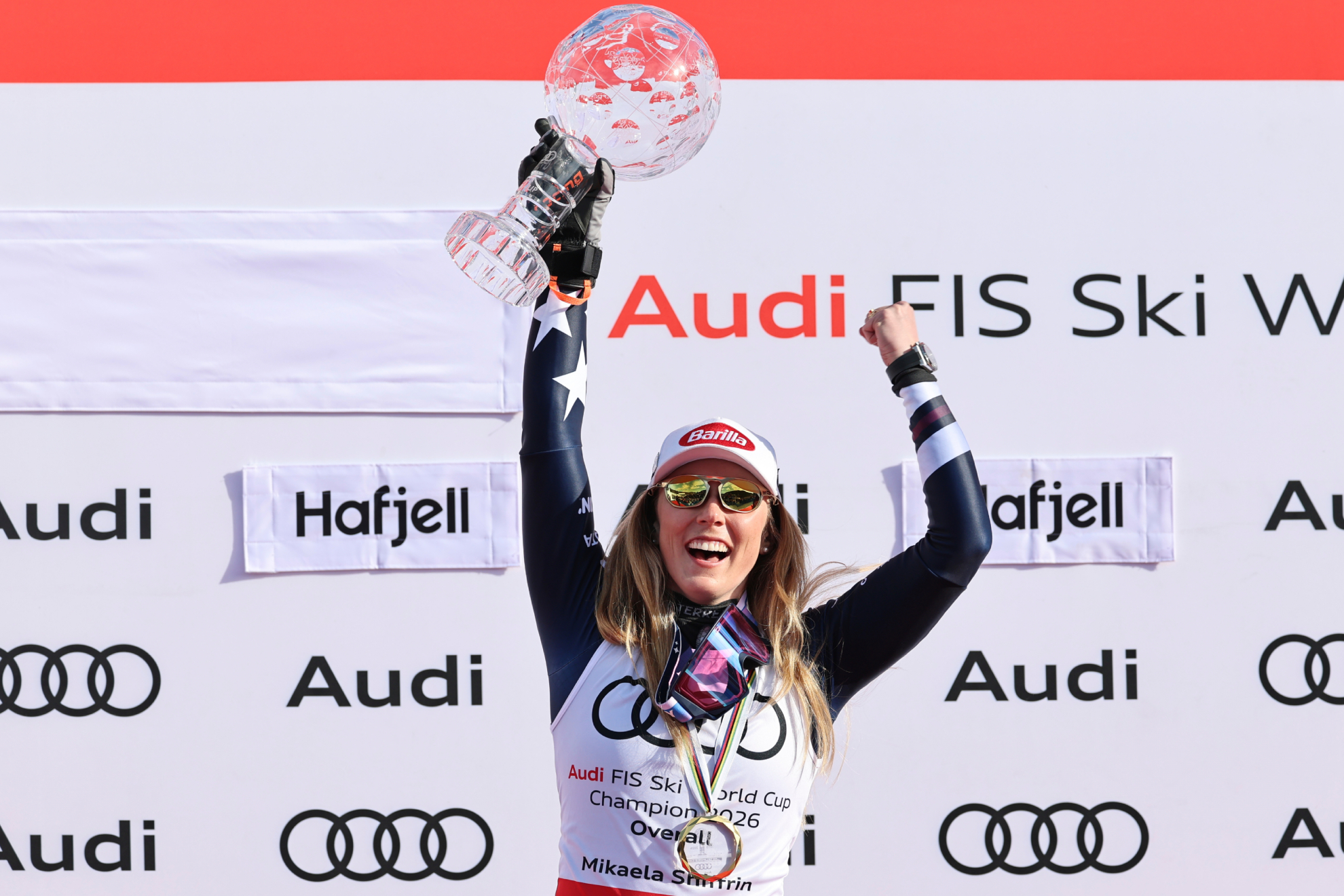 La estadounidense Mikaela Shiffrin celebra su victoria en la final de la Copa del Mundo de esquí femenino en Lillehammer, Hafjell, Noruega, el miércoles 25 de marzo de 2026 .