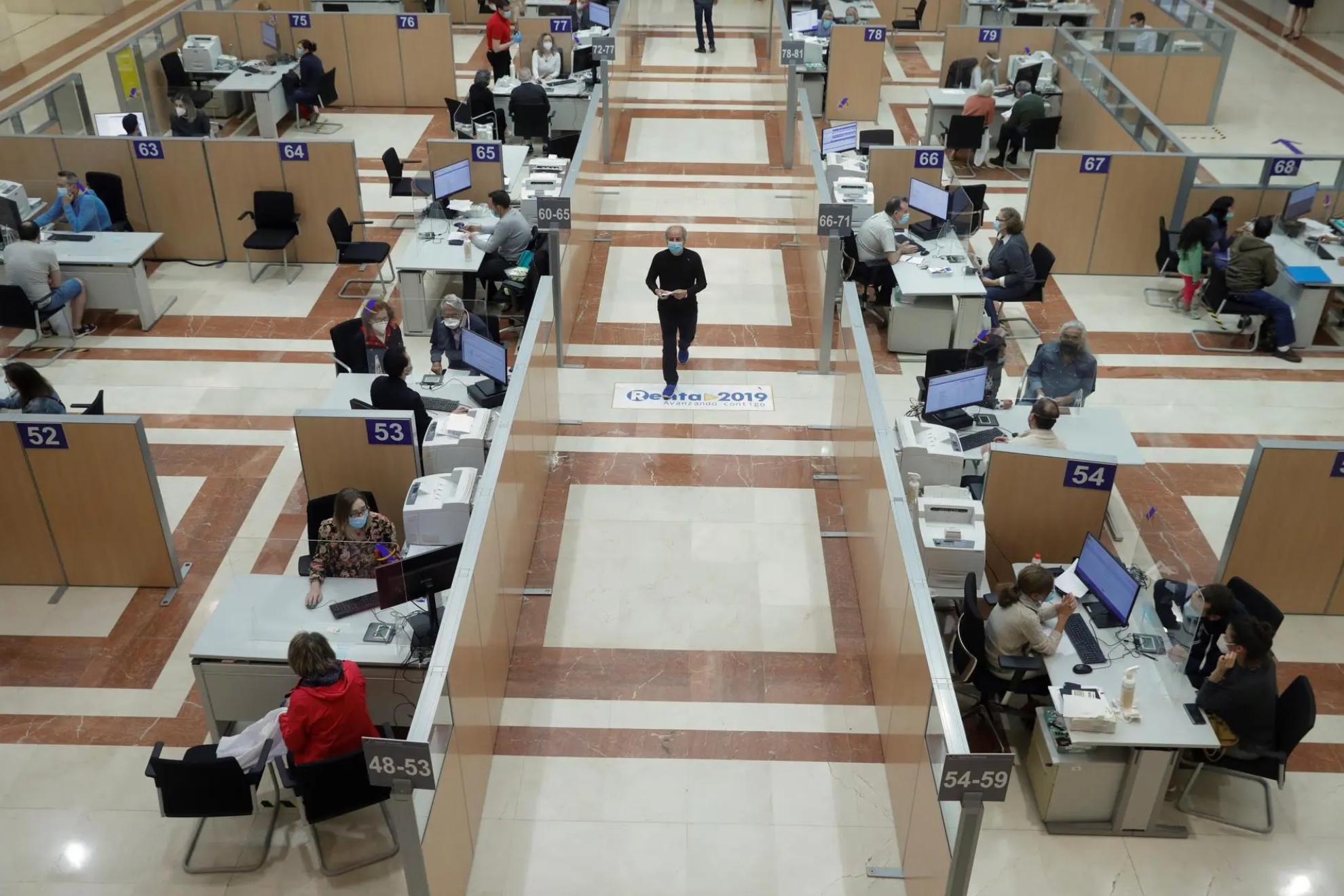 El Gobierno blinda ante los sindicatos la subida del 4,5% a los funcionarios en 2027 pese al adelanto electoral EFE