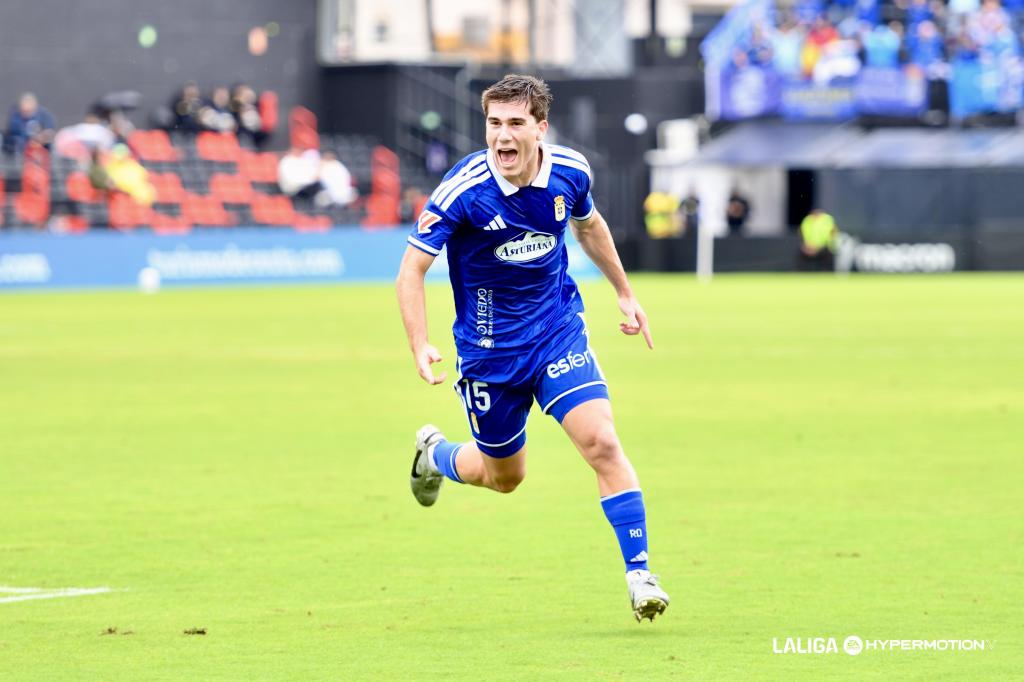 Samu celebra su gol.