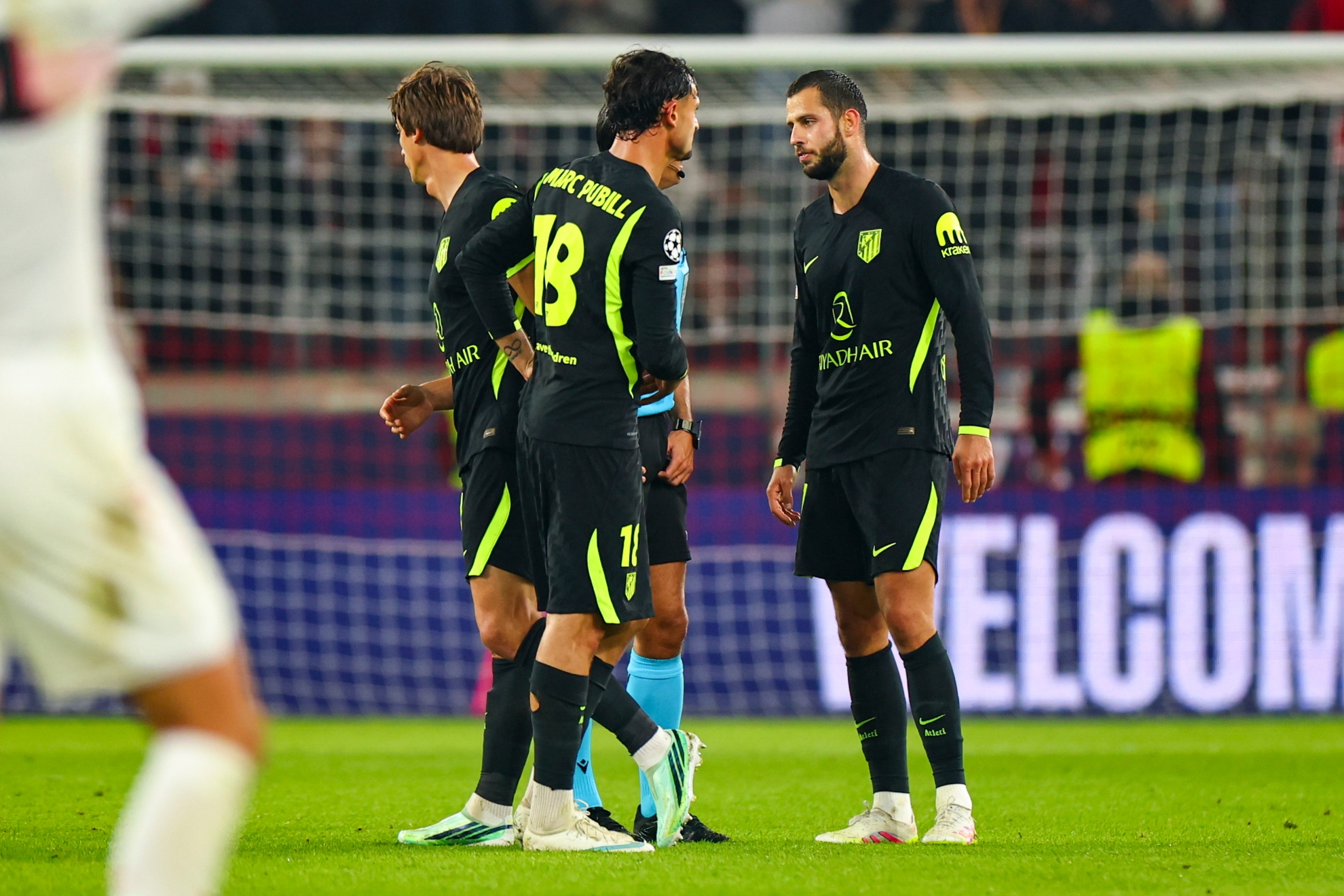 HANCKO Y PUBILL, DURANTE EL PARTIDO. EFE
