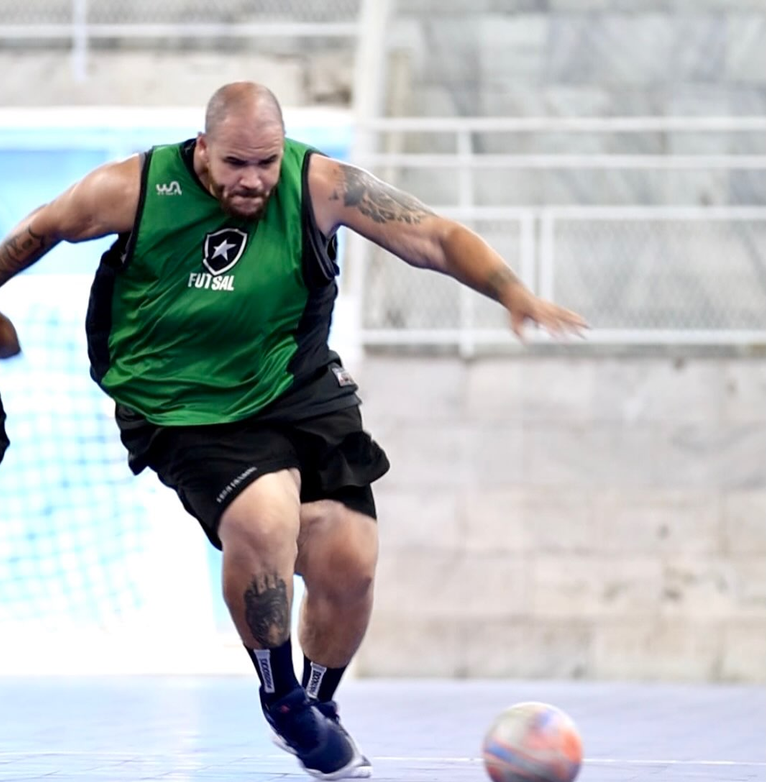Brenao, el jugador que superó los 251 kilos que vuelve al profesionalismo tras adelgazar más de 100