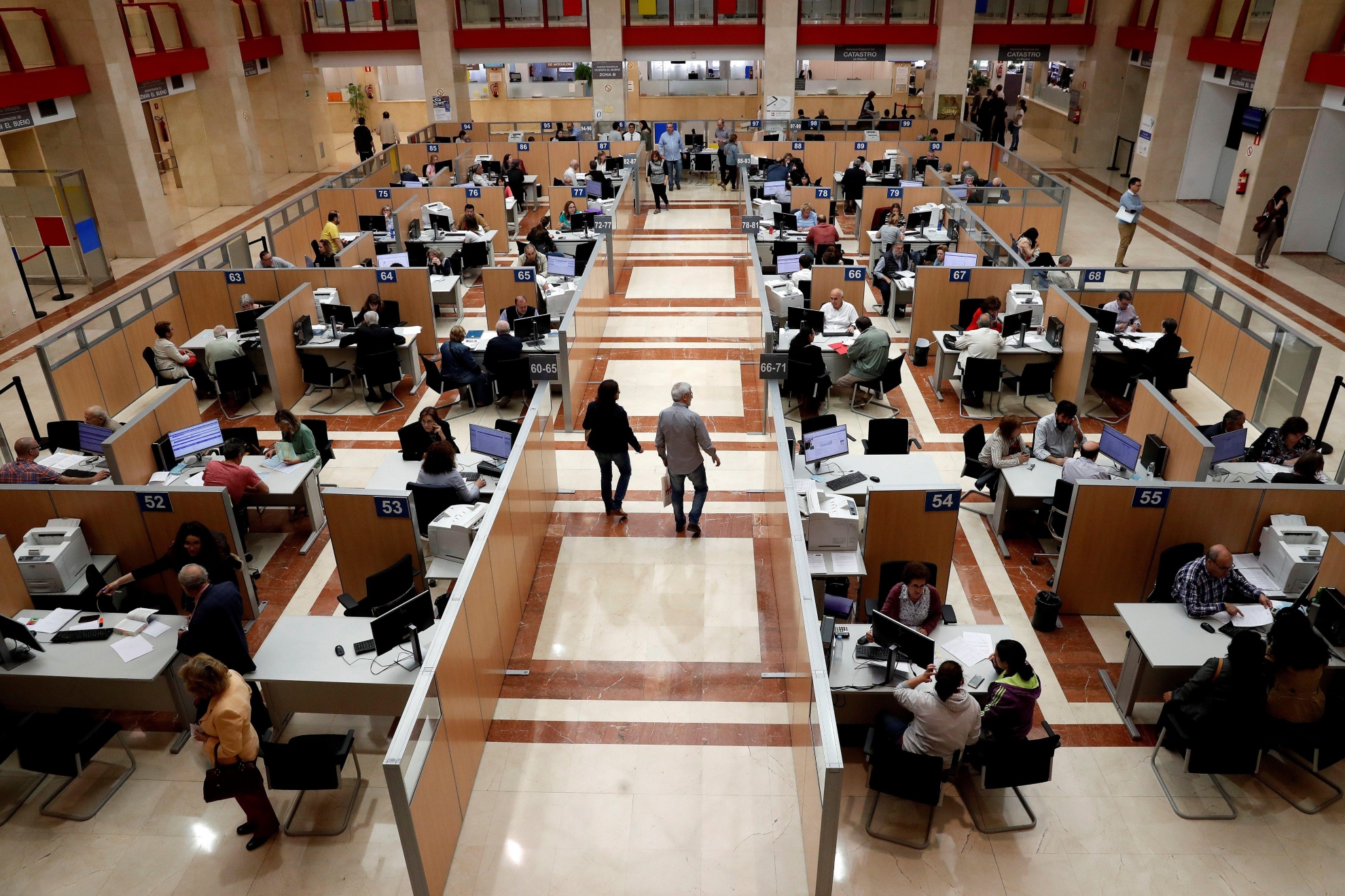Las subidas de sueldo de los funcionarios para 2027. EFE