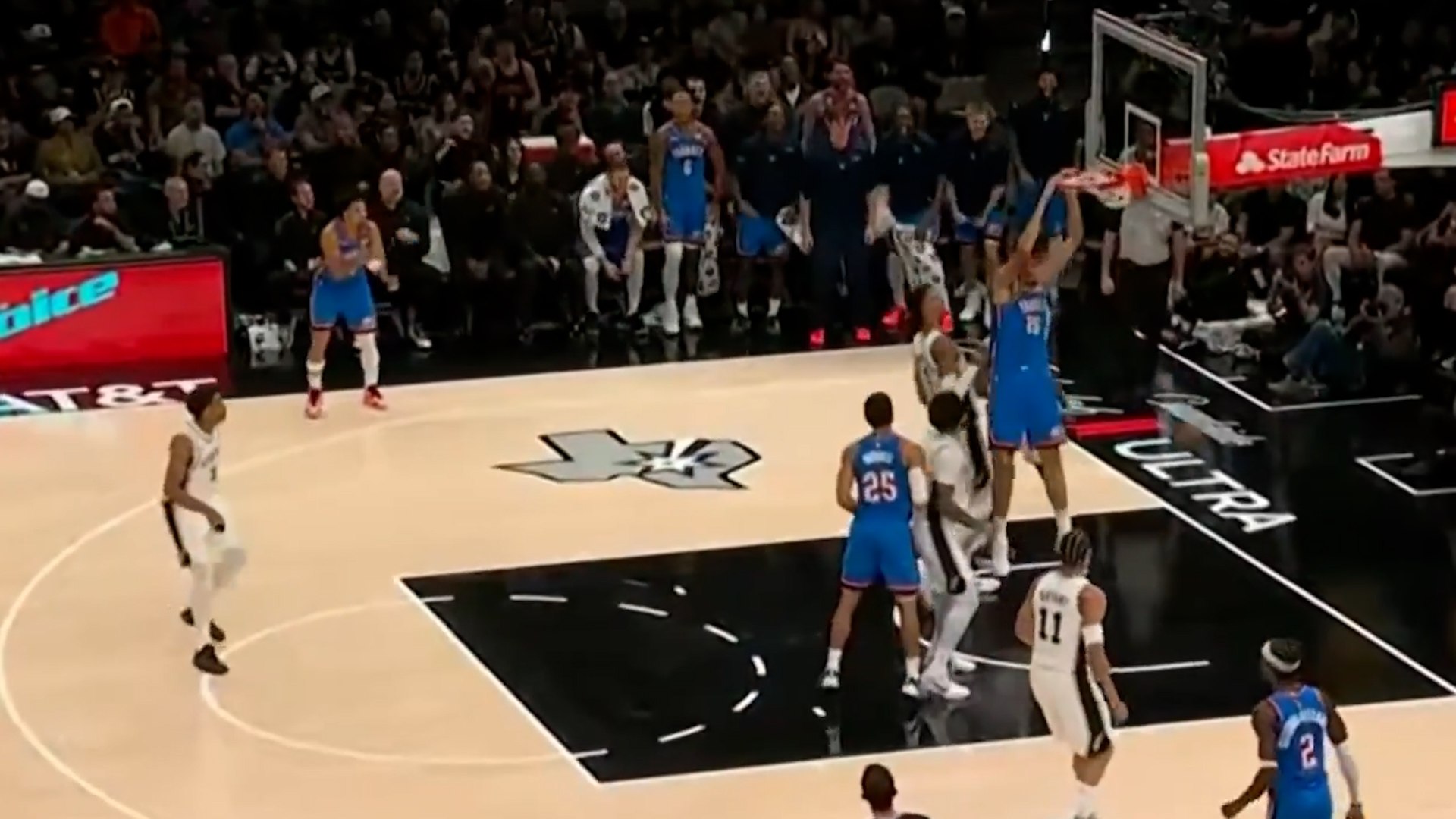 Así se presenta Aday Mara en la NBA : ¡Taponazo brutal a Wembanyama!