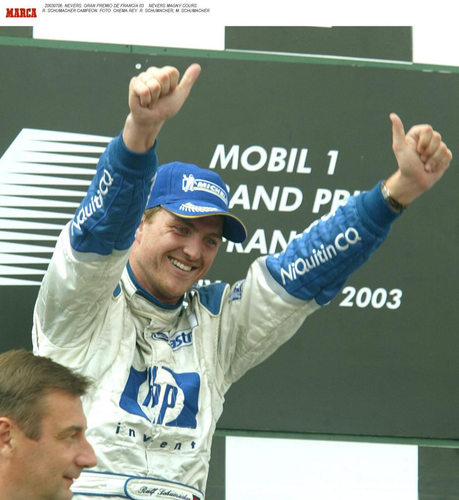 RALF SCHUMACHER CELEBRA LA VICTORIA EN EL GP DE FRANCIA