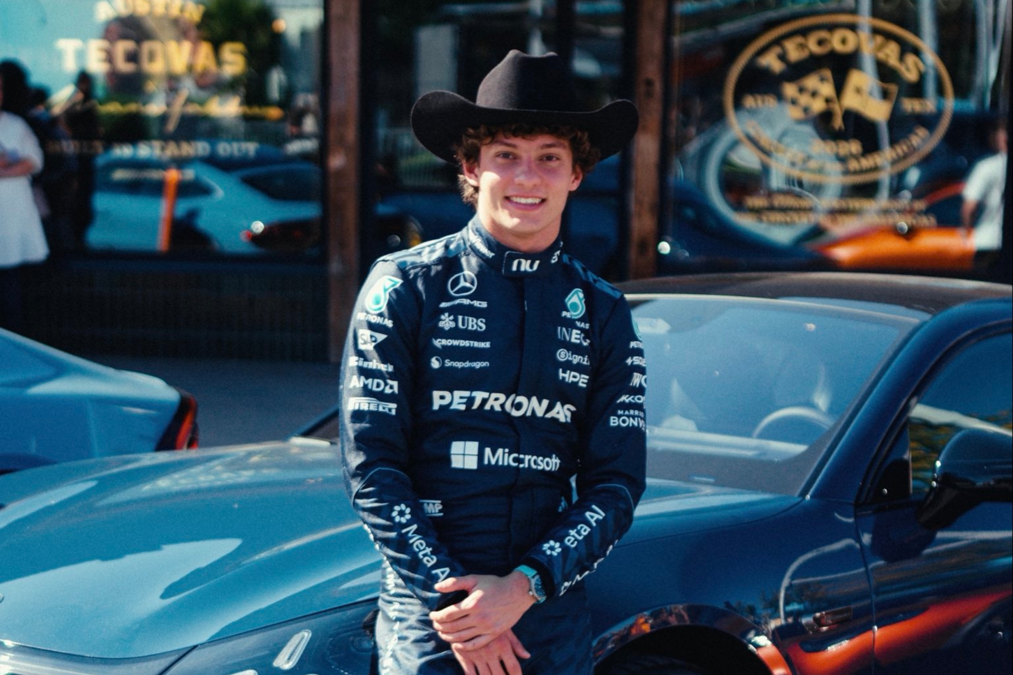 Kimi Antonelli, con un sombrero de vaquero.