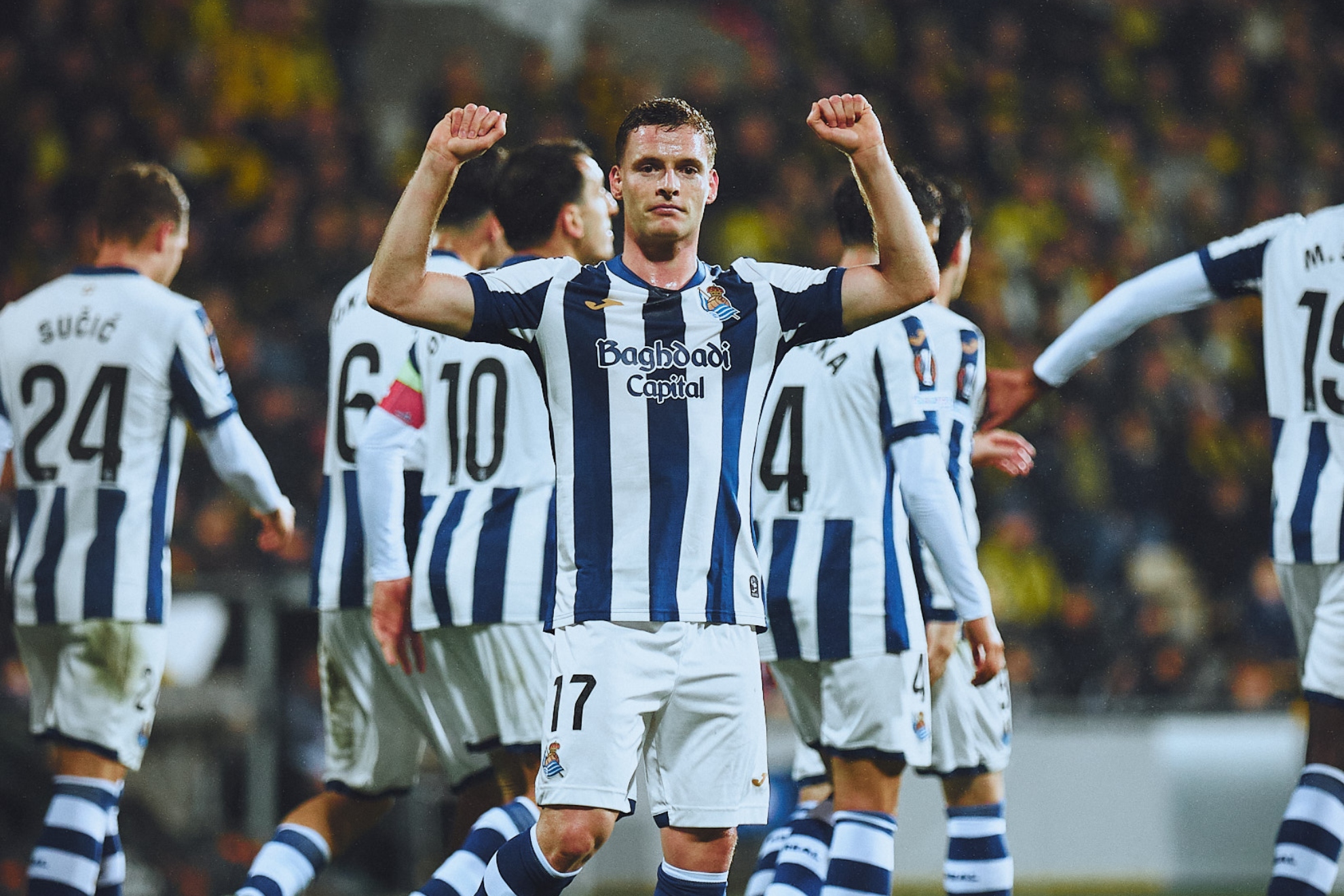 Sergio Gómez celebra uno de los dos goles que le marcó al Lillestrom. REAL SOCIEDAD