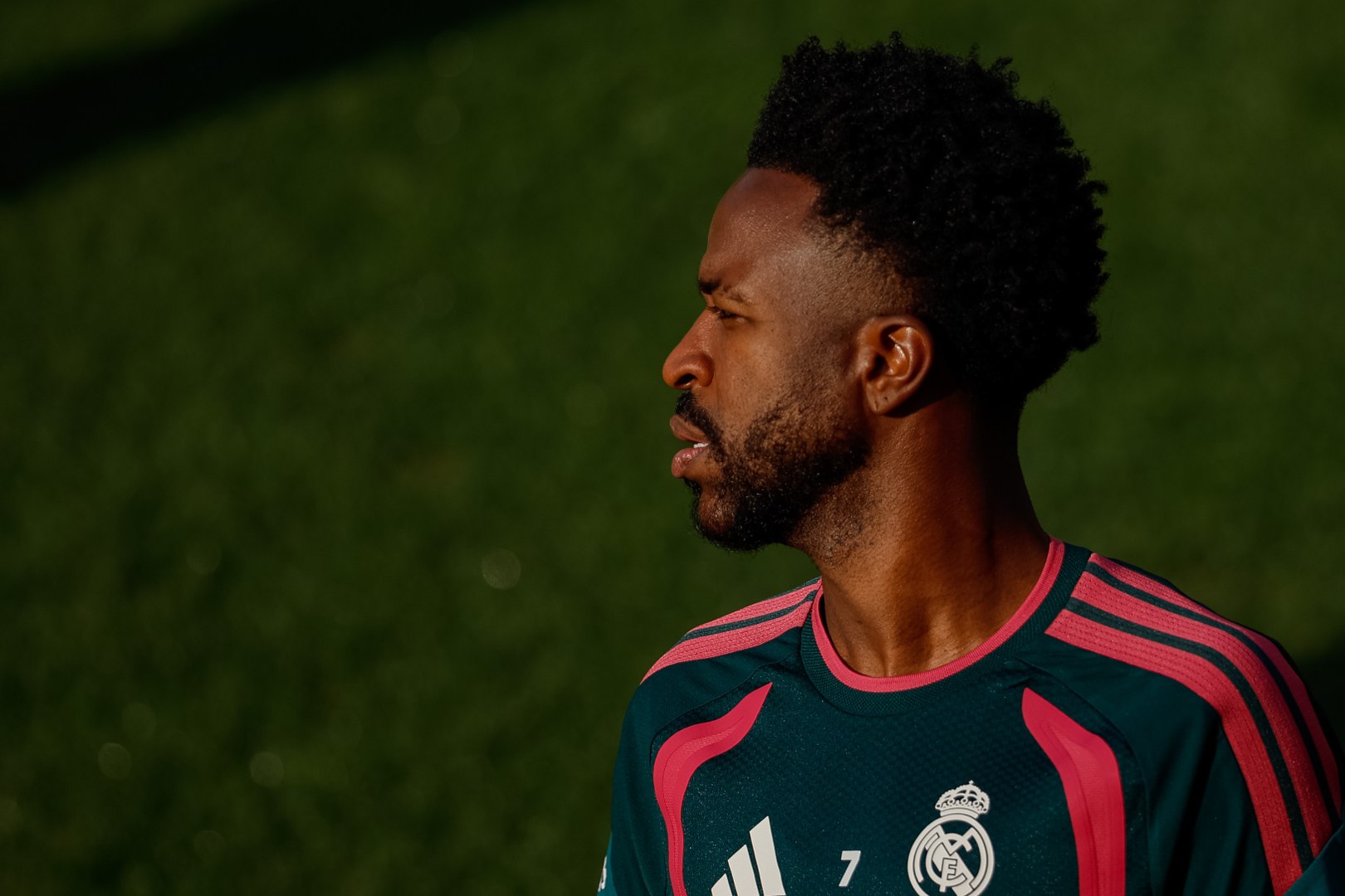 Roberto Gómez carga contra el Madrid por Vinicius: “Han pasado de defenderle a tirarle a los leones”