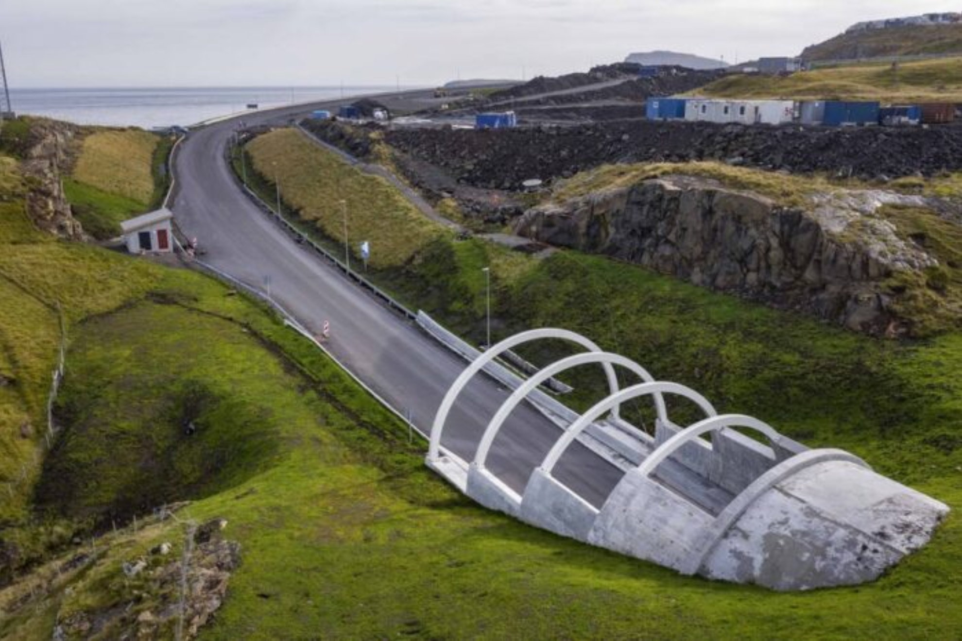 Tunel por donde se accede a la rotonda Guía de las Islas Feroe
