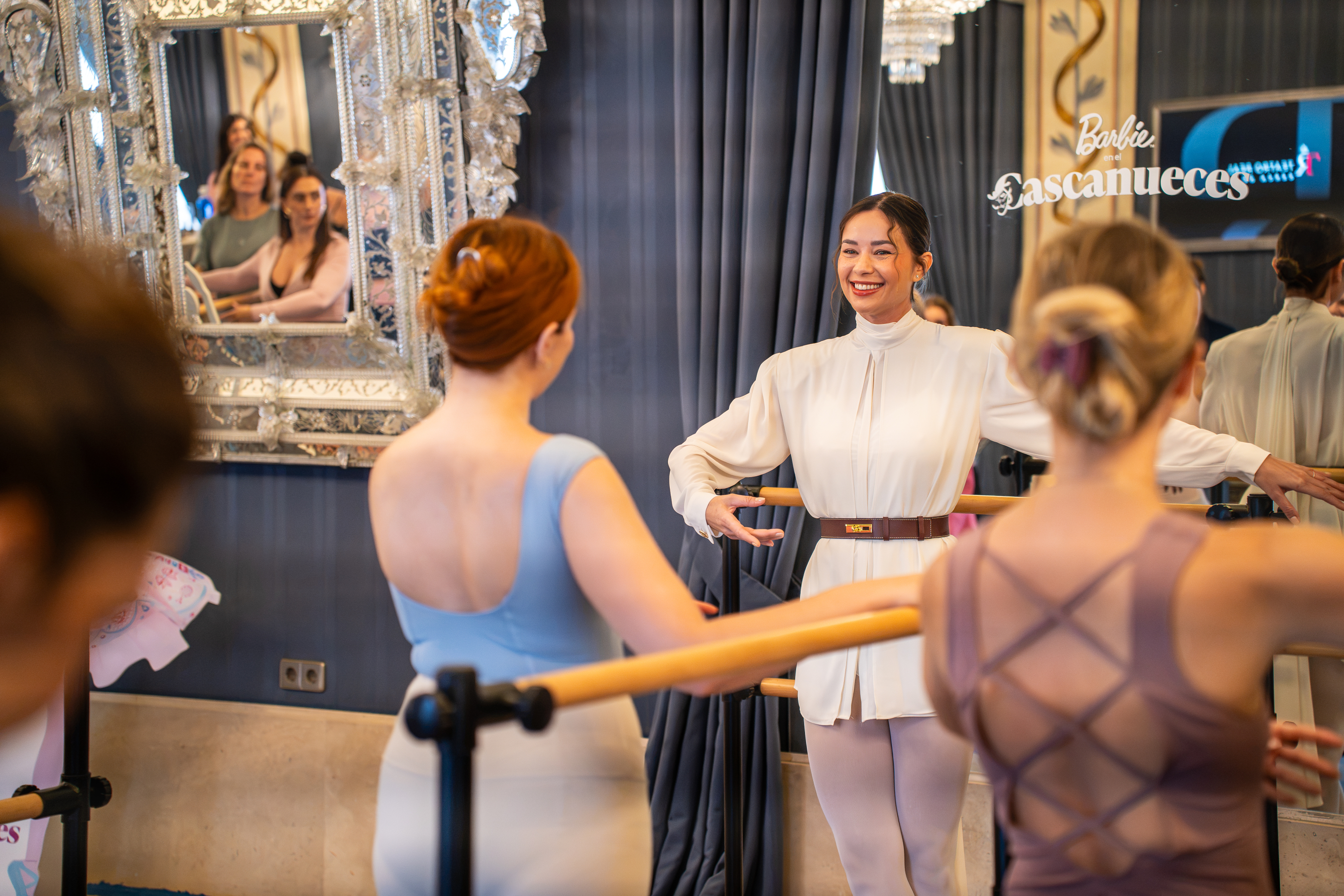 Dafne Fernández, en la clase de ballet.